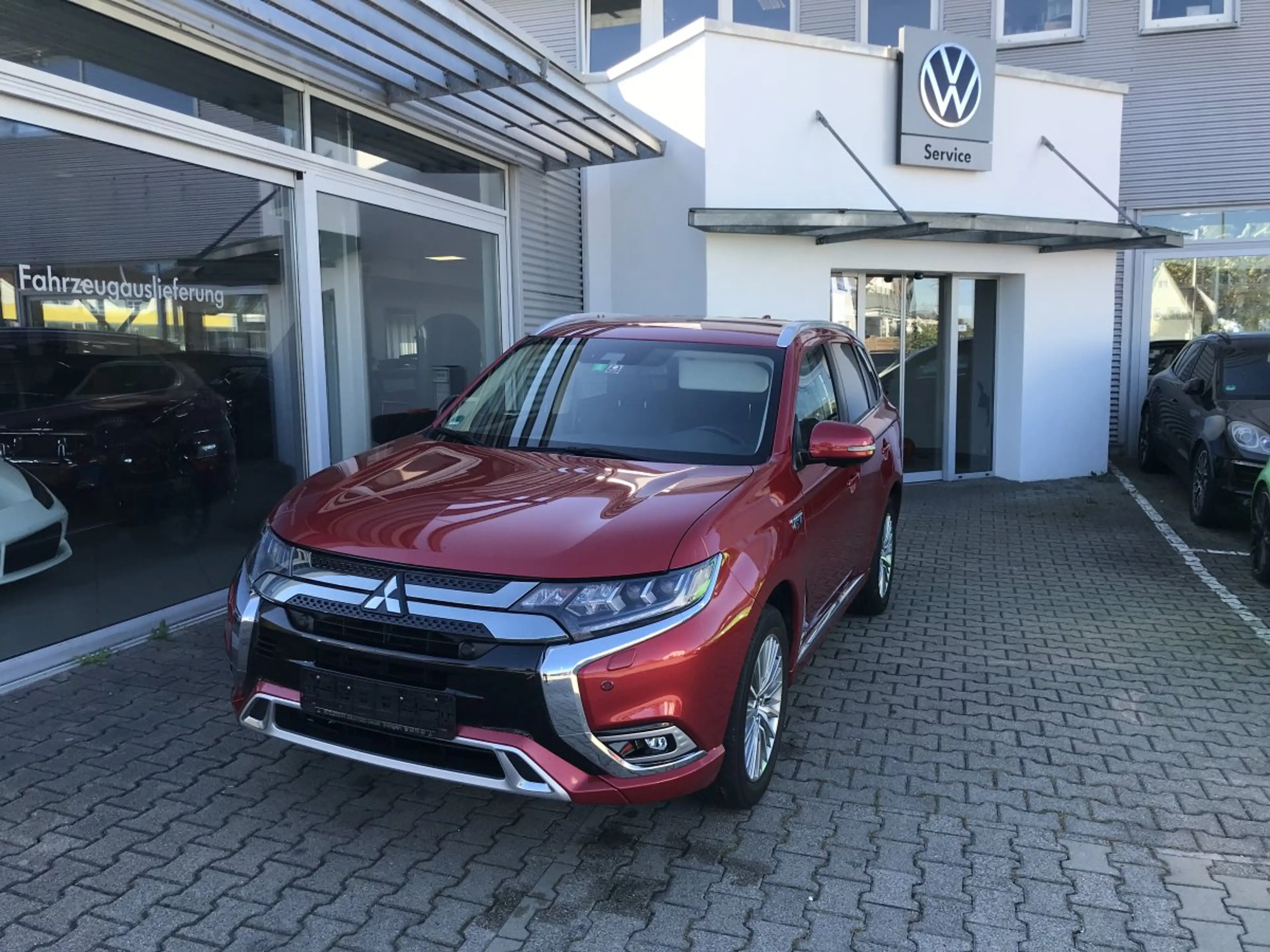 Mitsubishi Outlander 2,4 PHEV Plug-in Hybrid Plus 4WD 1. Hand*ACC Absta