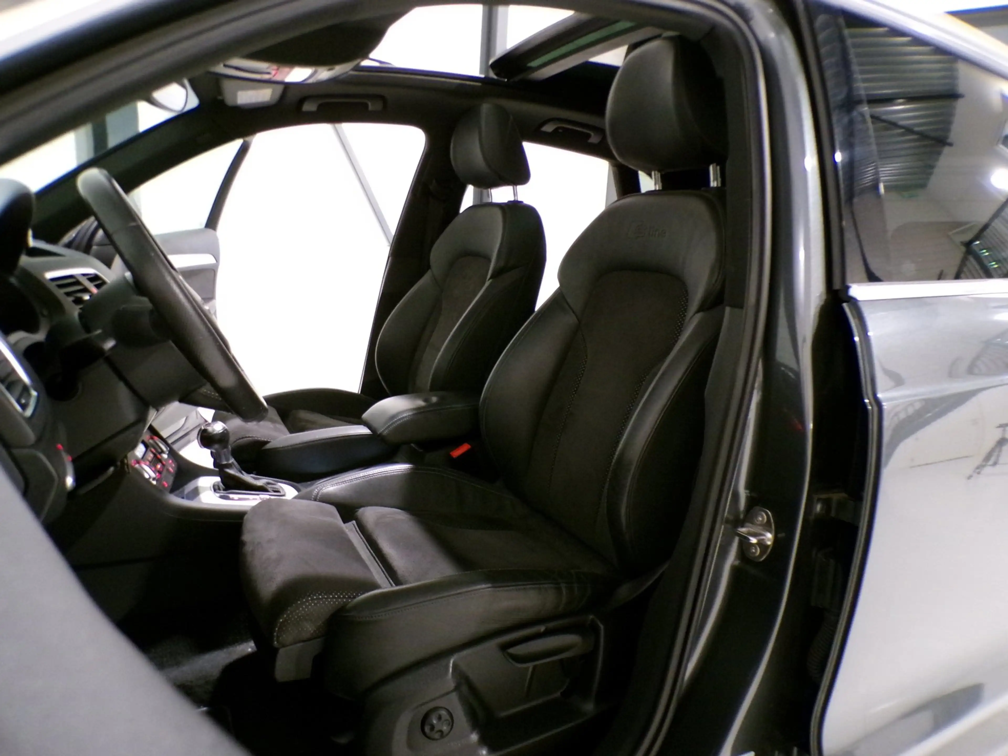 Audi Q3 2.0 TFSI Quattro S Line "Automaat" 2X S-Line Pano — photo 24