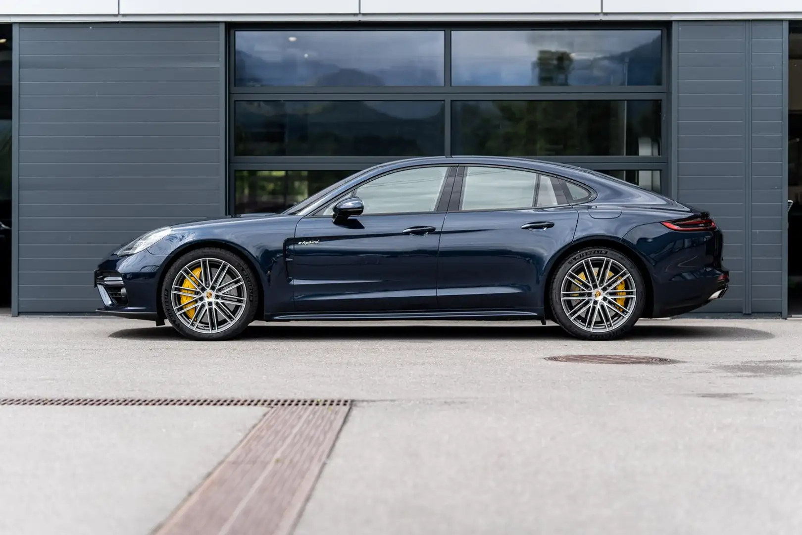 Porsche Panamera Turbo S E-Hybrid Bleu - 2
