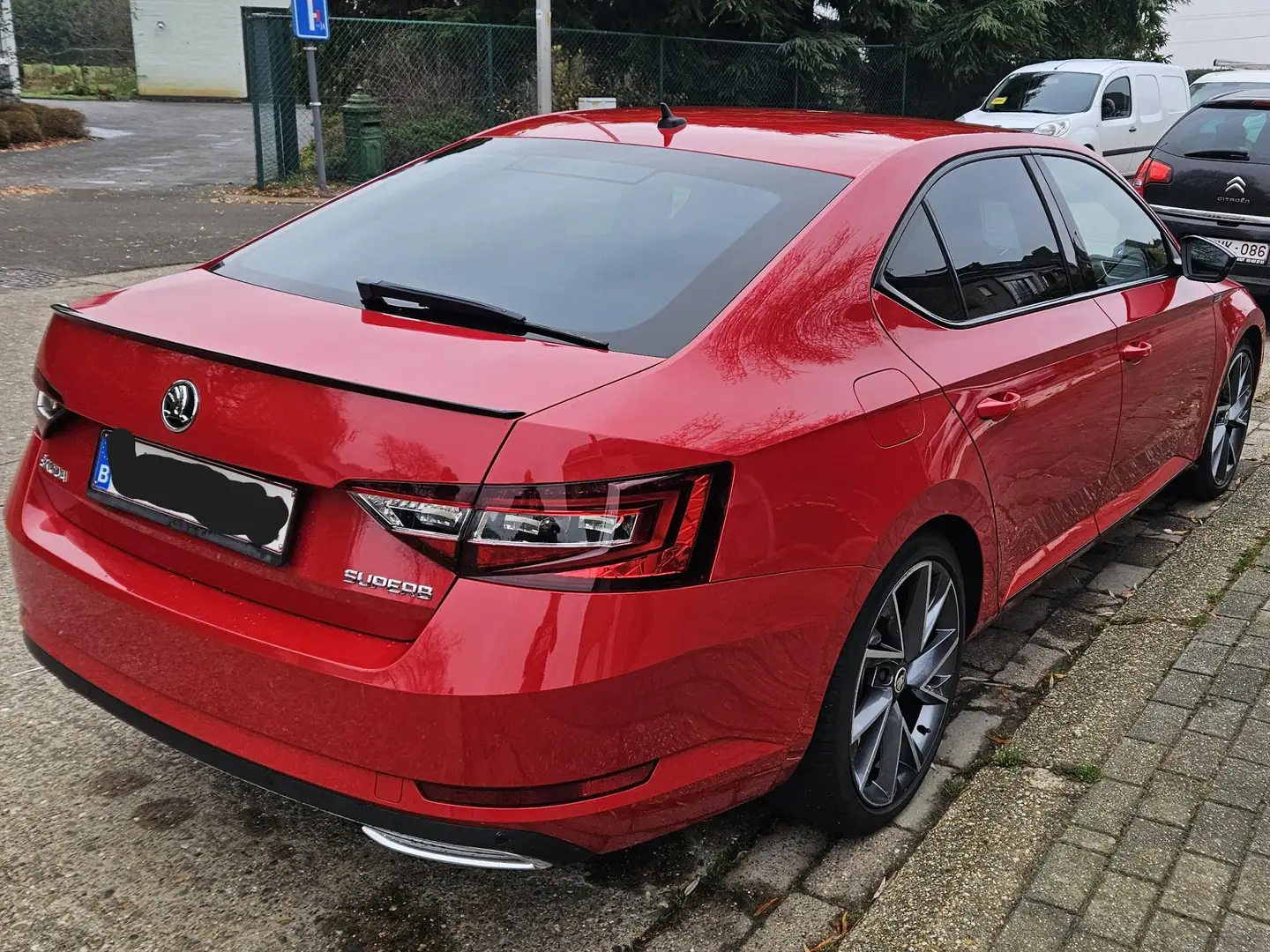 Skoda Superb Superb 1.8 TSI DSG SportLine Rot - 2