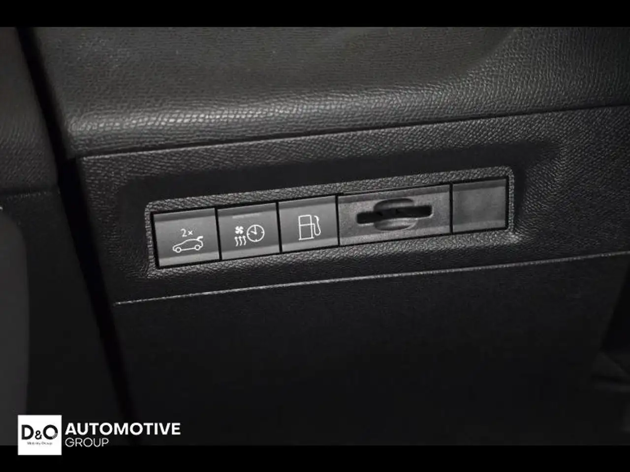Peugeot 408 GT camera 360° GPS 27