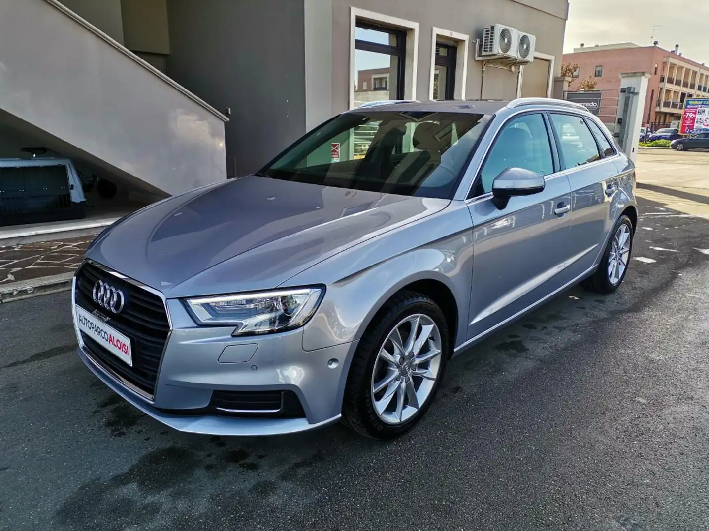 Audi A3 SPB 1.6 TDI 116 CV Business Zilver - 1