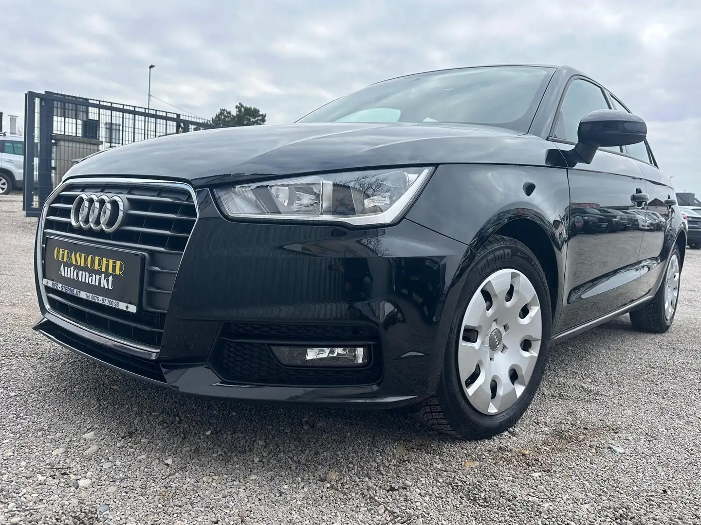 Audi A1 1.4TDI Sportback **Navi*Finanzierung** Noir - 2