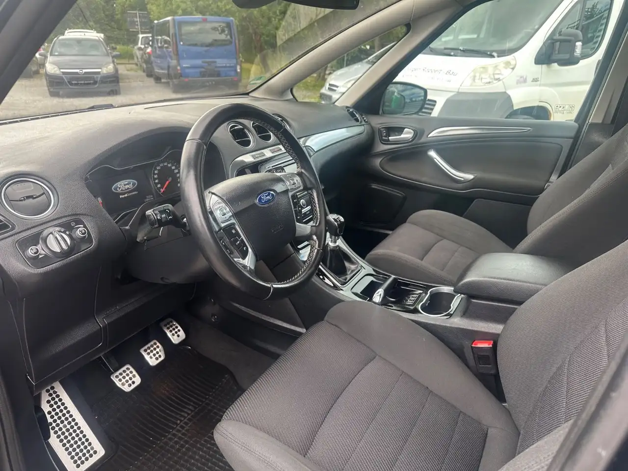 FORD S-MAX TITANIUM 7 places - 200 ch - CAMÉRA DE RECUL - VOLANT CUIR - TOIT PANORAMIQUE