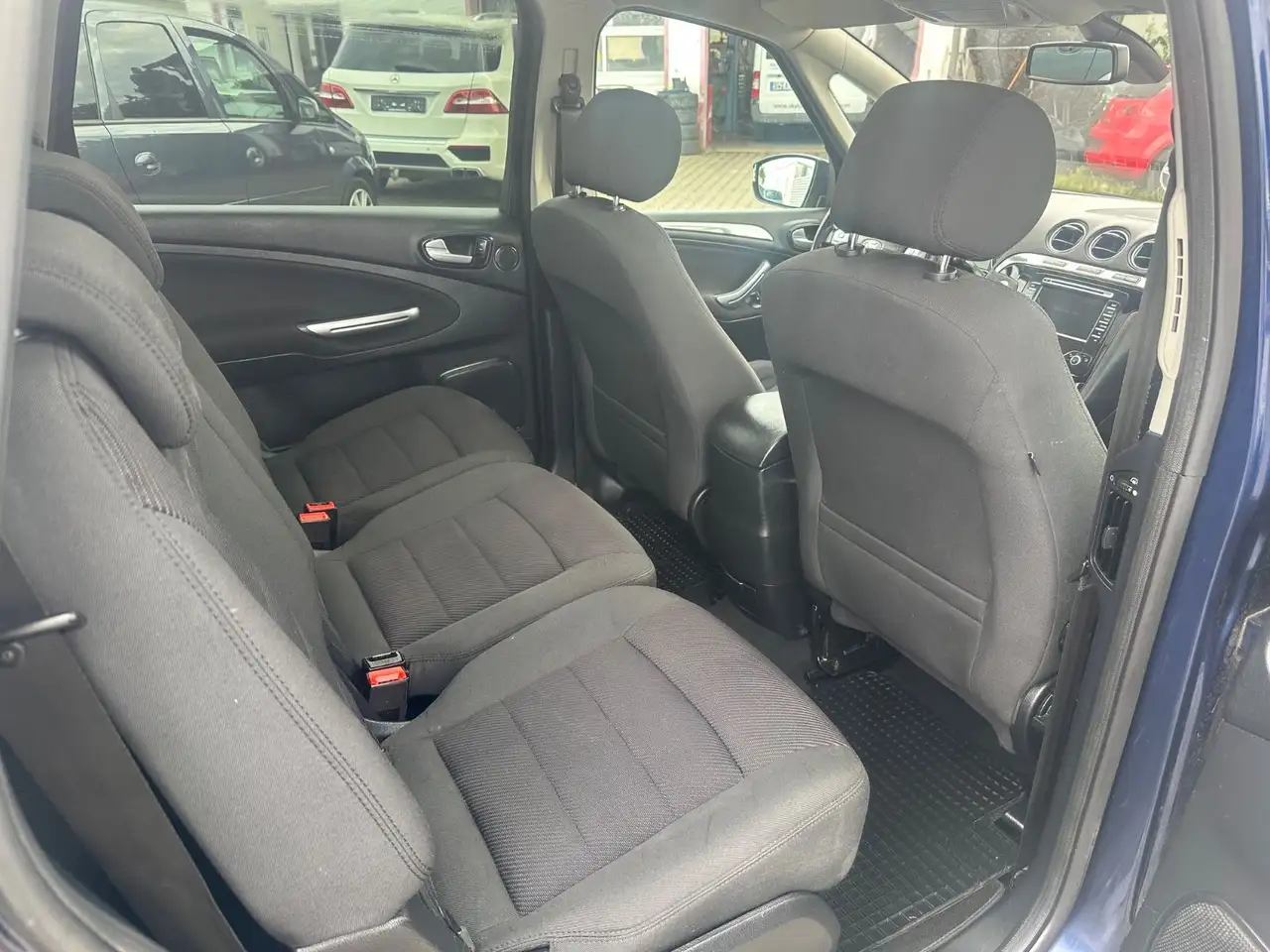 FORD S-MAX TITANIUM 7 places - 200 ch - CAMÉRA DE RECUL - VOLANT CUIR - TOIT PANORAMIQUE