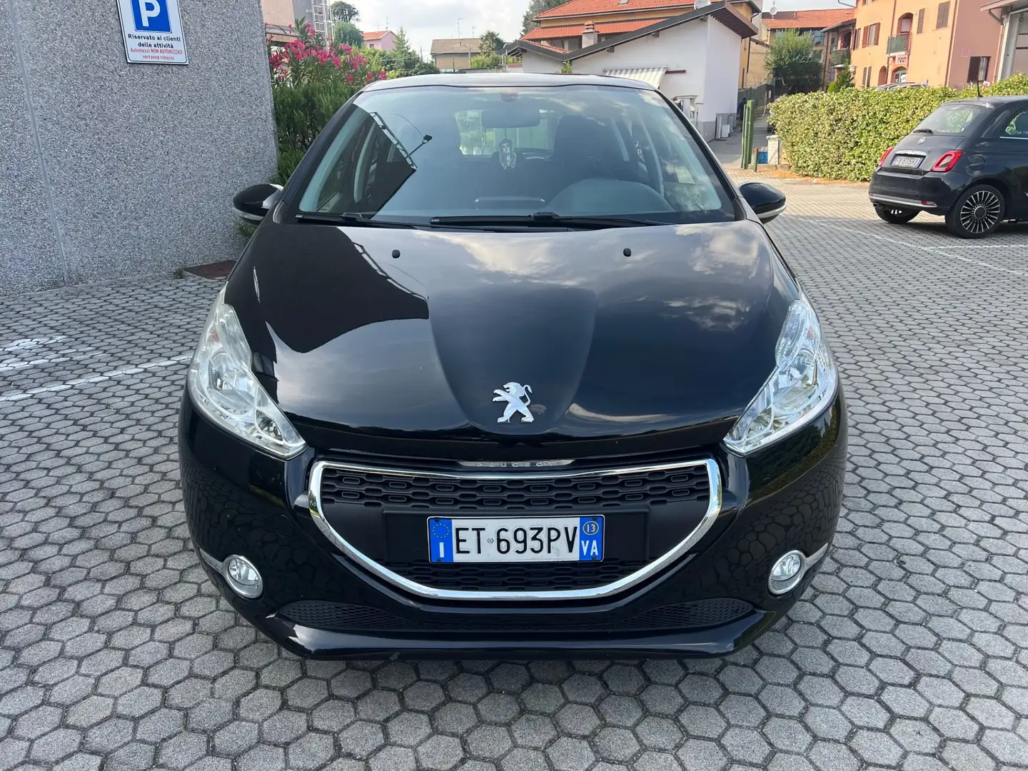 Peugeot 208 1.2 VTi 82 CV 5 porte Allure Nero - 2