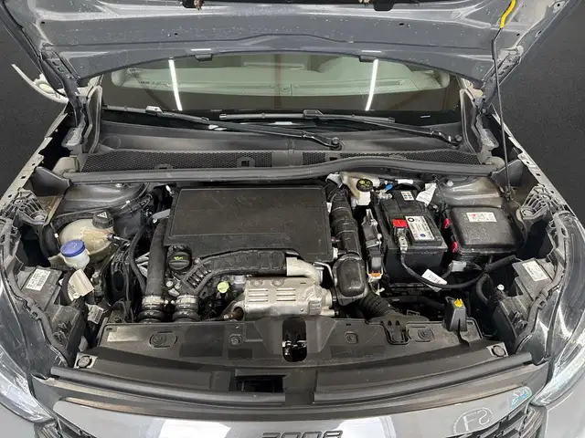 Peugeot 2008 view 8