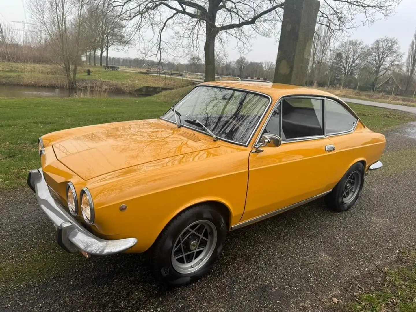 Fiat 850 Coupé Sport Amarillo - 1