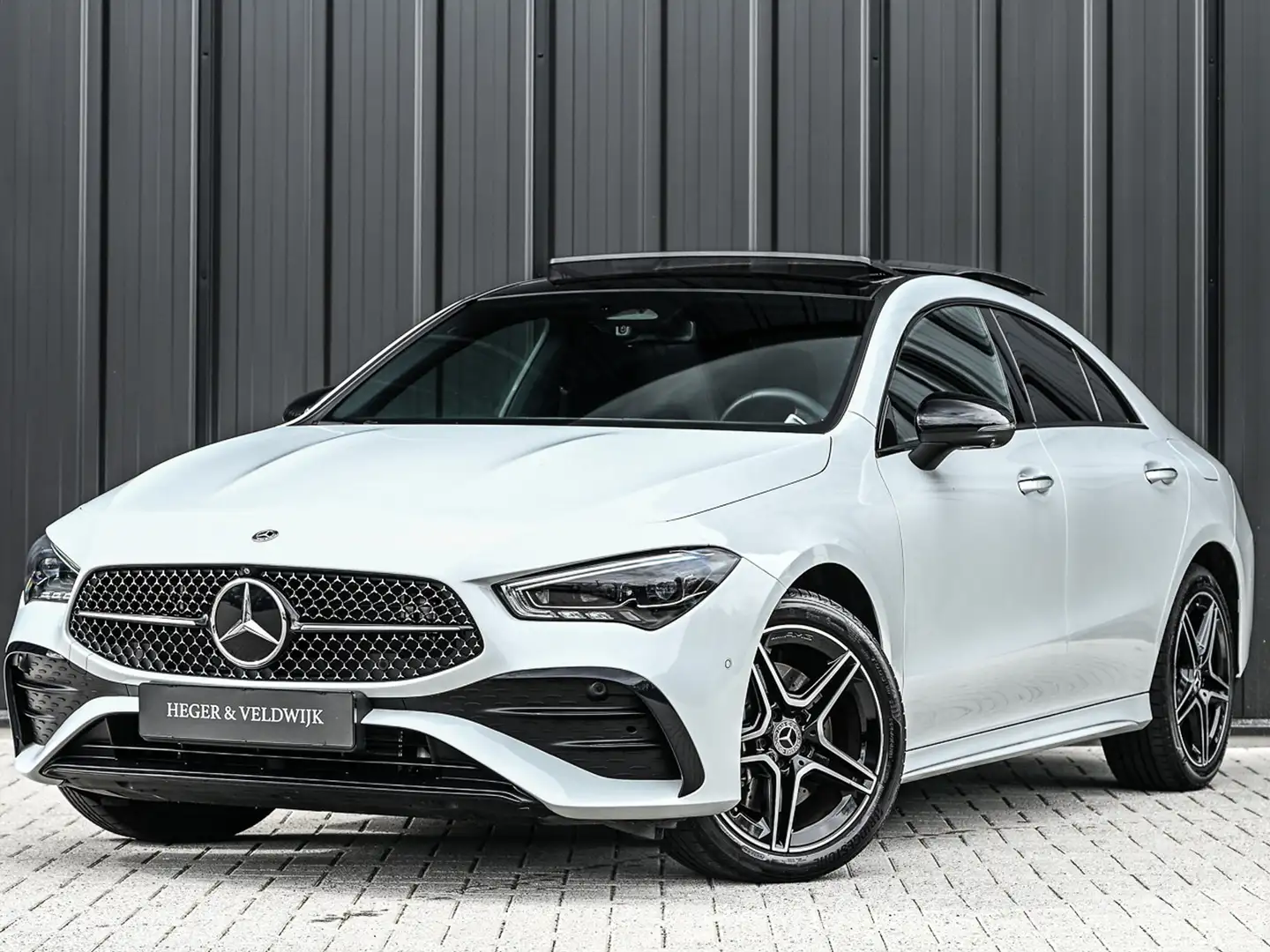 Mercedes-Benz CLA 250 e AMG Line | Panoramadak | Distronic | Night pack Blanco - 2