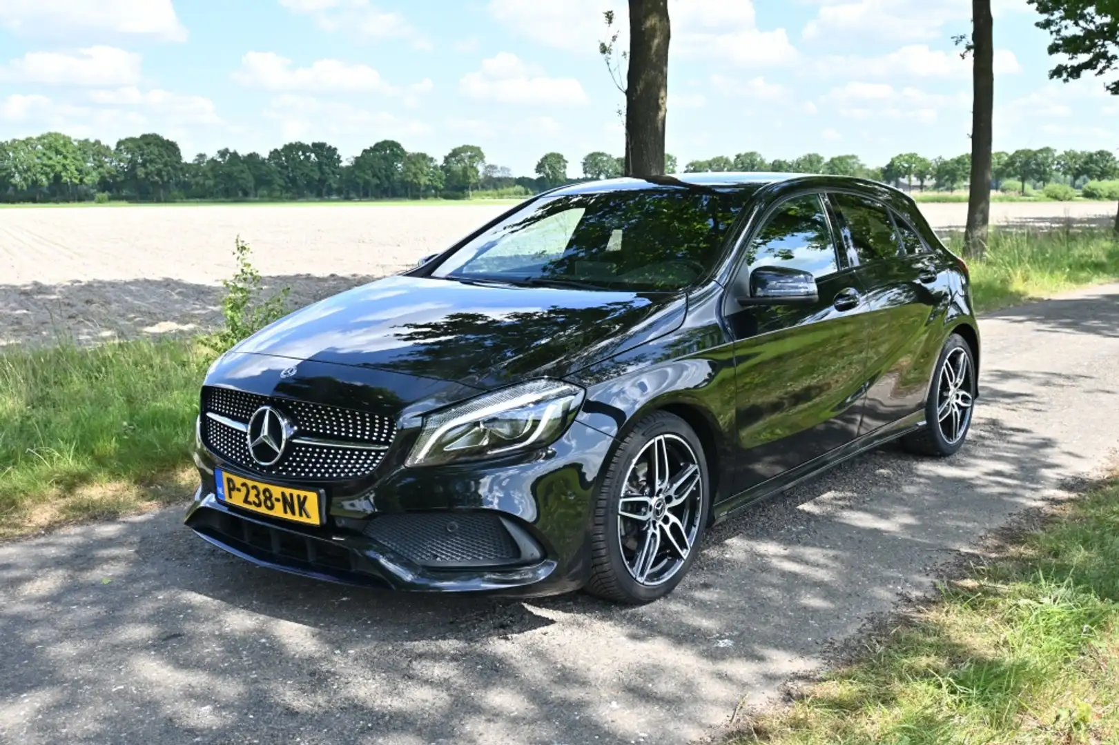 Mercedes-Benz A 180 Sport Edition | AMG-Styling | Navi | PDC Zwart - 1