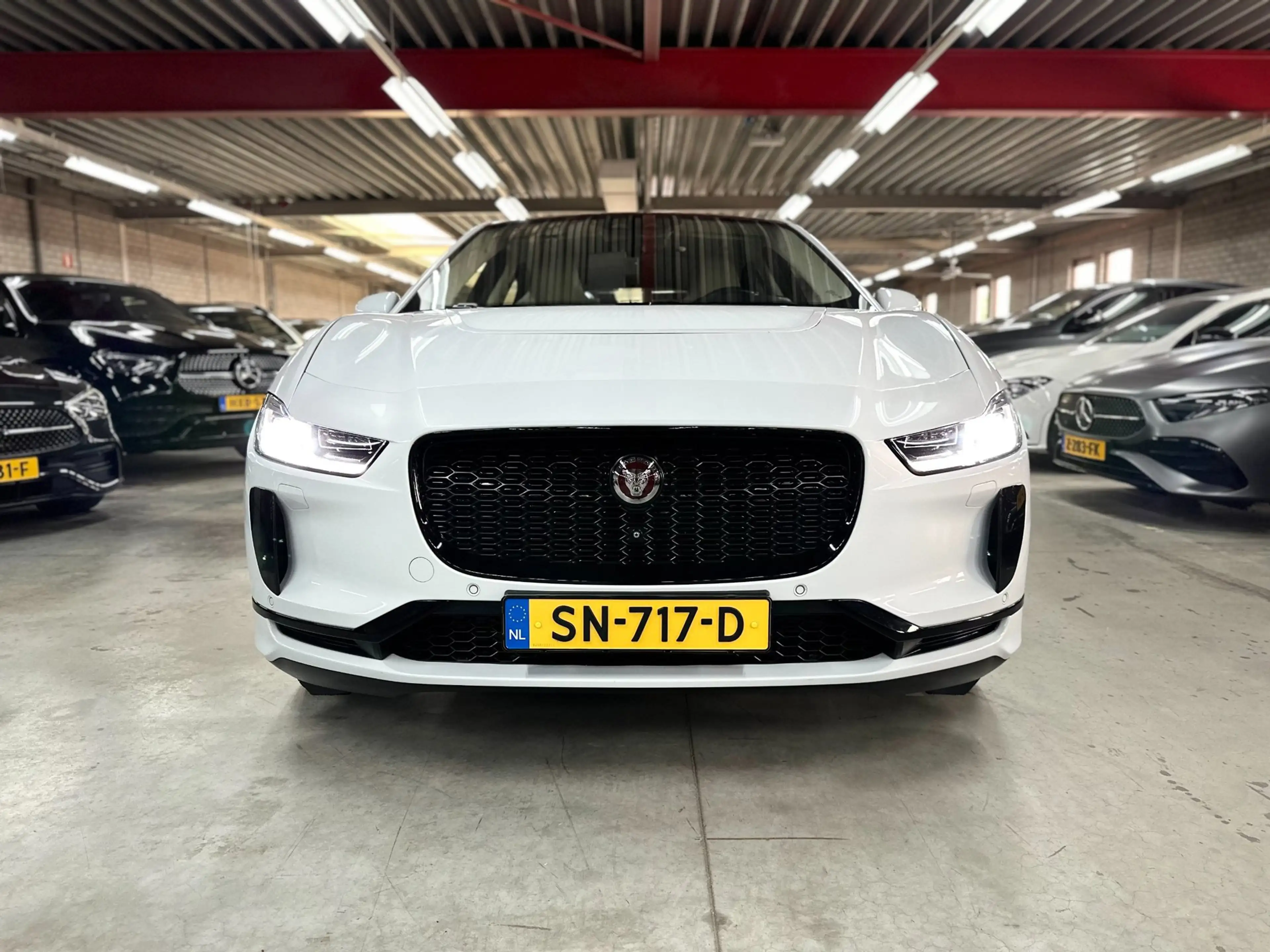 Jaguar I-Pace EV400 First Edition 90 kWh, Pano, Bucket seats — photo 7