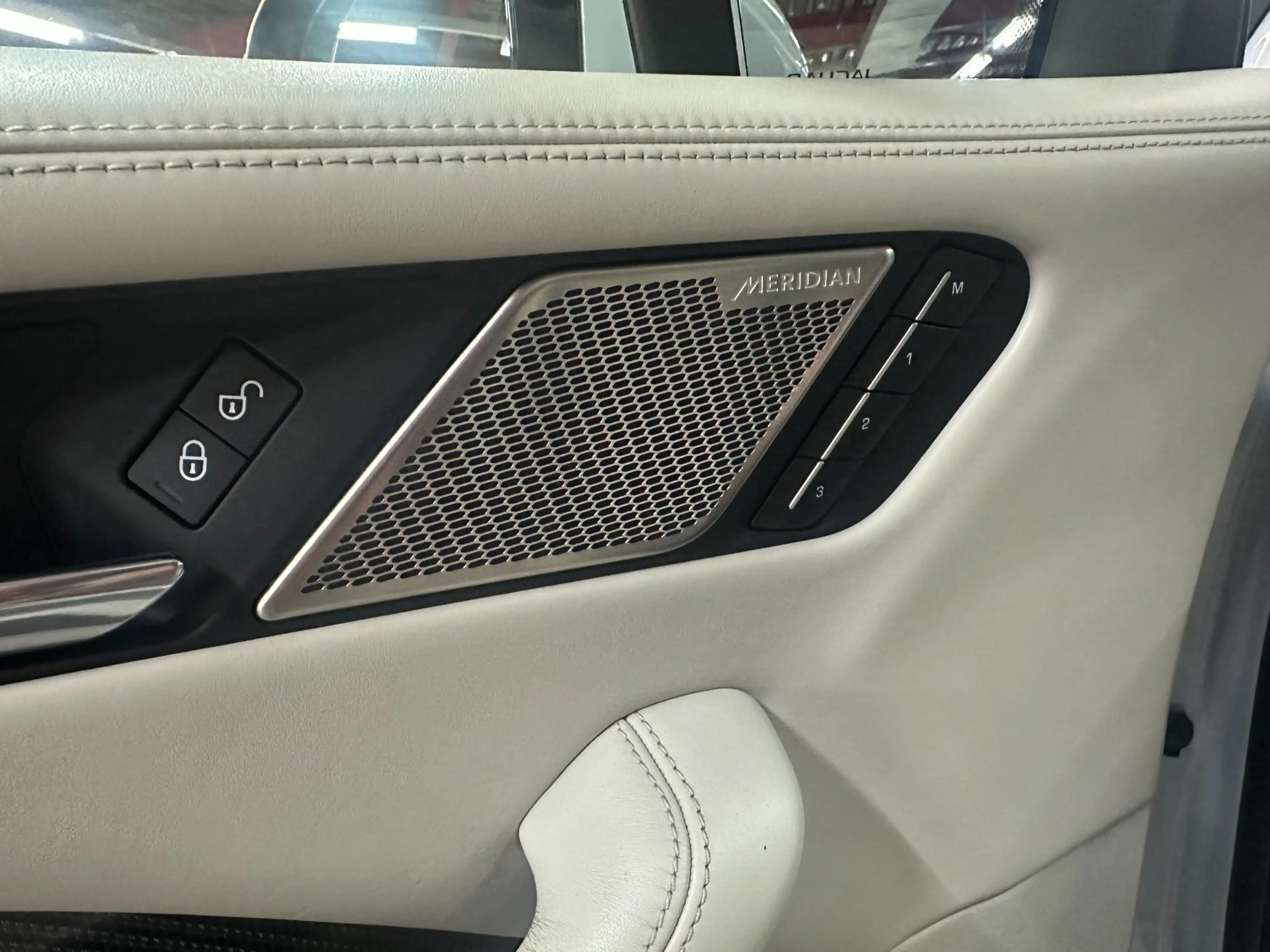 Jaguar I-Pace EV400 First Edition 90 kWh, Pano, Bucket seats — photo 13