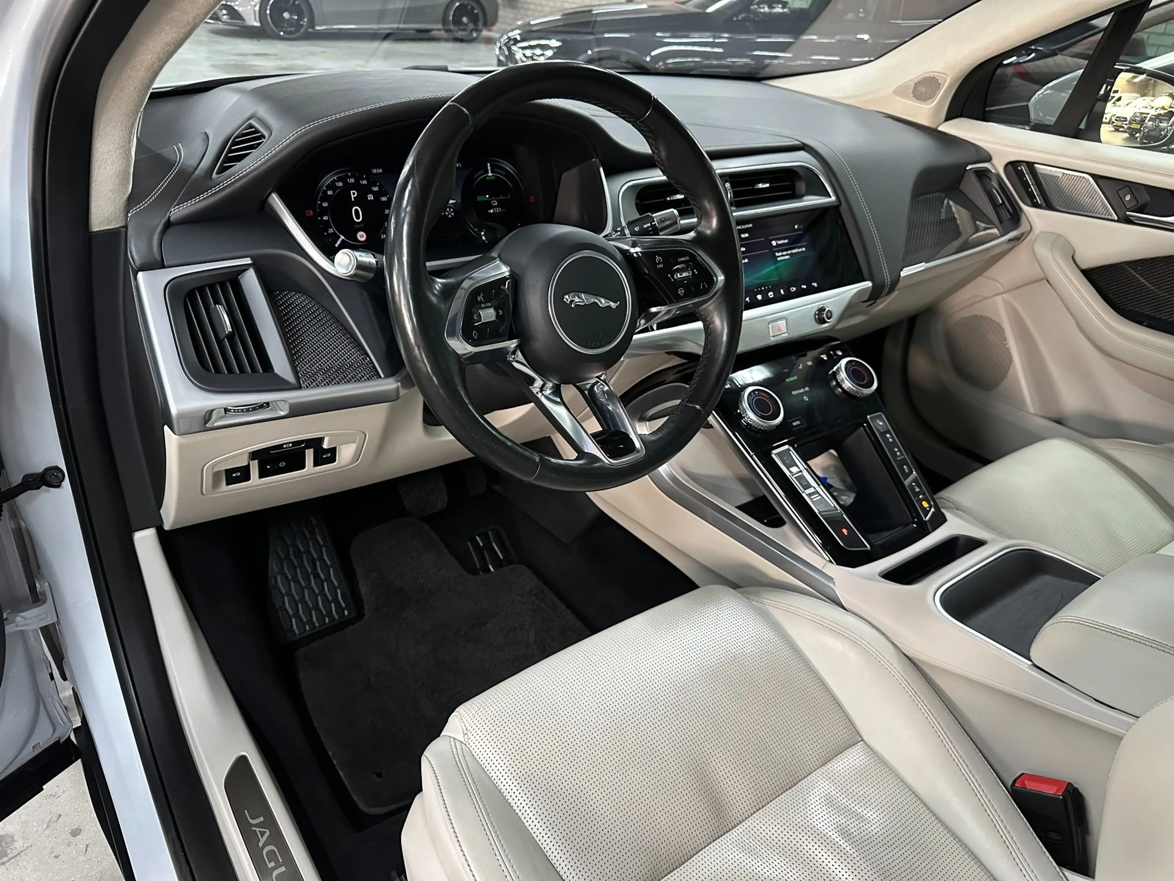 Jaguar I-Pace EV400 First Edition 90 kWh, Pano, Bucket seats — photo 15