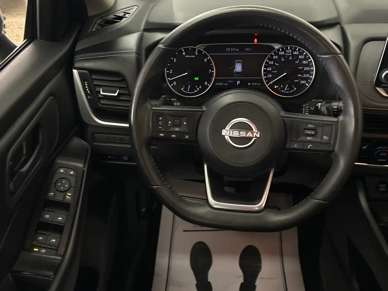 Nissan Rogue снимка Nissan Rogue