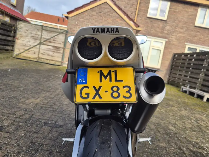 Yamaha YZF-R6 - foto 6