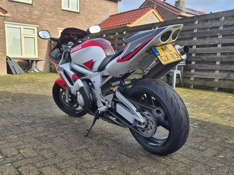 Yamaha YZF-R6 - foto 3