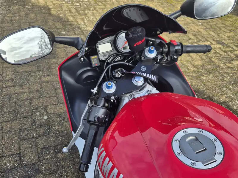 Yamaha YZF-R6 - foto 8