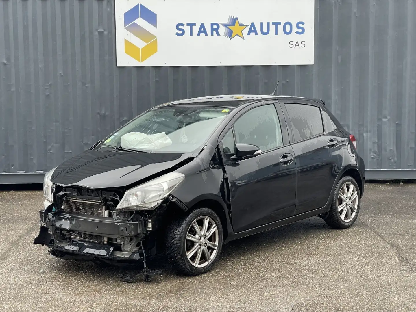 Toyota Yaris YARIS 90 D-4D DYNAMIC Noir - 1