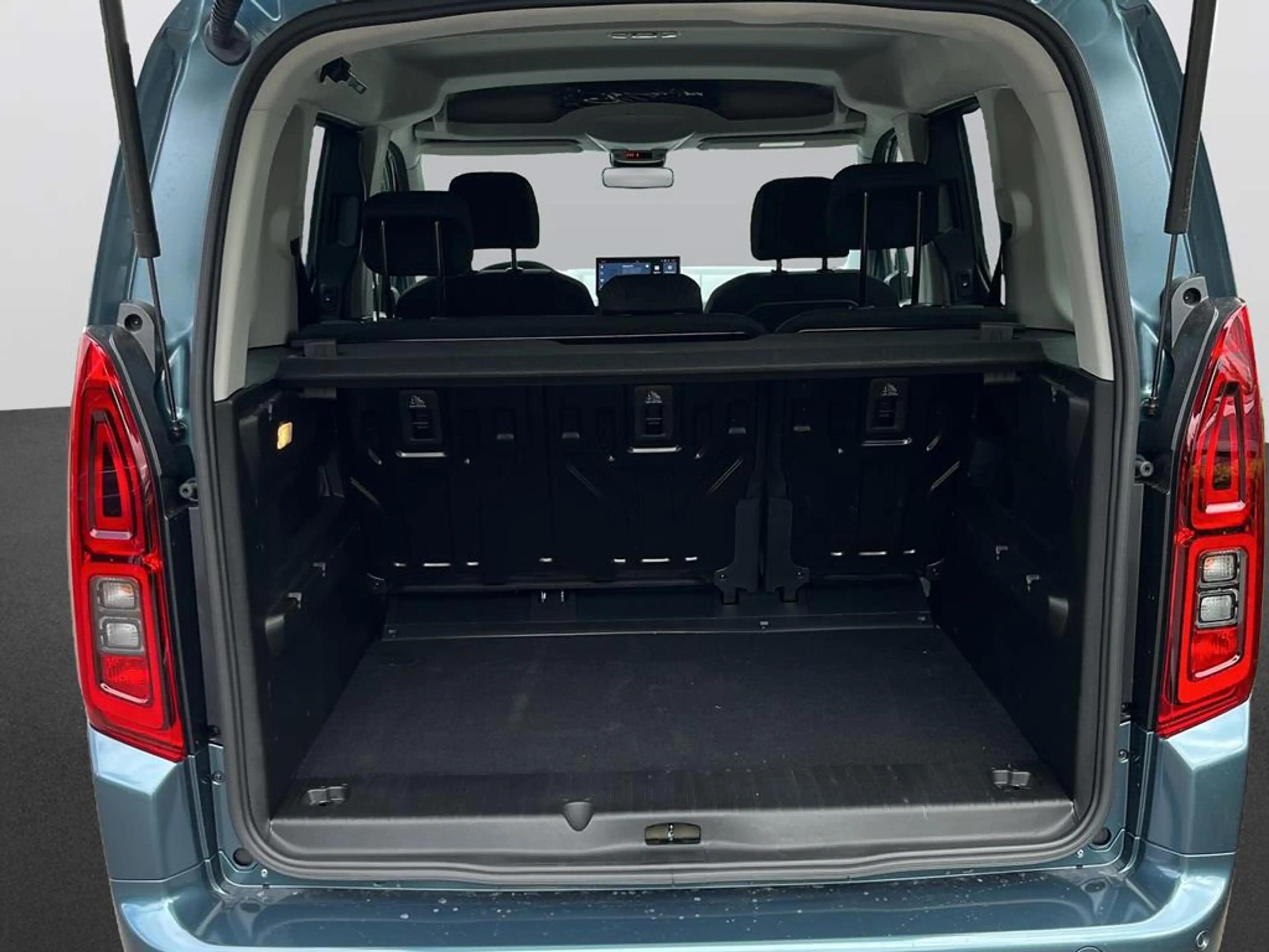 Fiat Qubo L 5-Sitzer L1 1.5 Diesel 96 kW Icon — photo 9