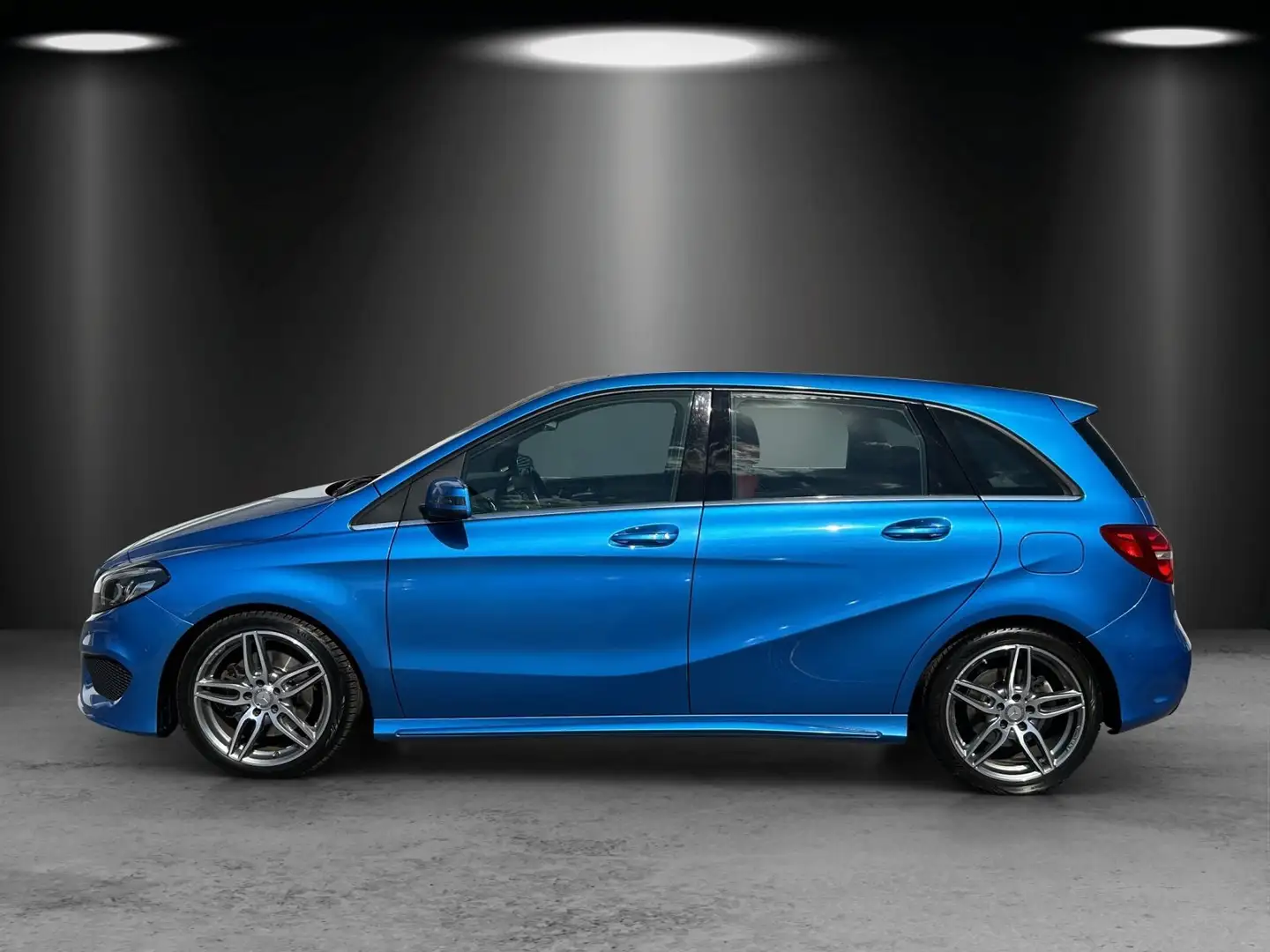 Mercedes-Benz B 250 AMG Line 4Matic 7G LED/KAMERA/NAVI/PANO Blauw - 2
