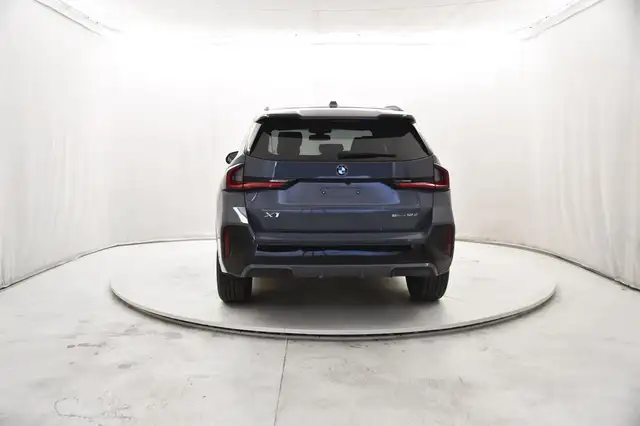 BMW X1 view 4