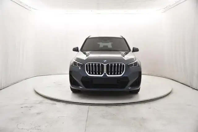 BMW X1 view 5