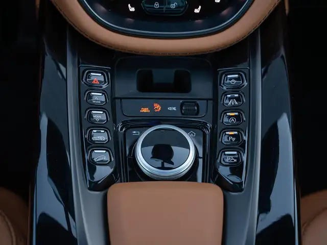 Aston Martin DBX 4.0 V8 TWIN TURBO Ansicht 19