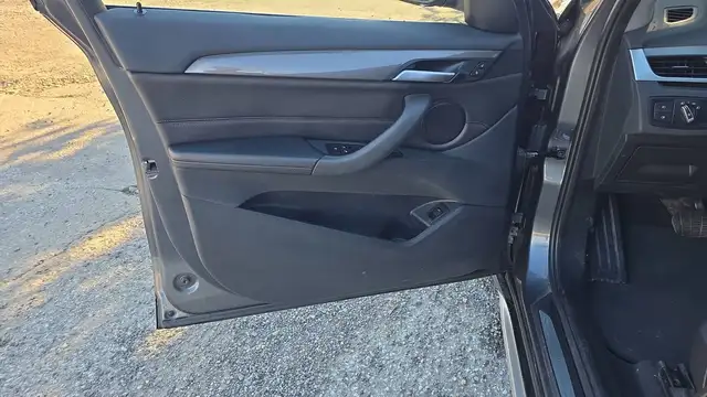 BMW X1 view 7