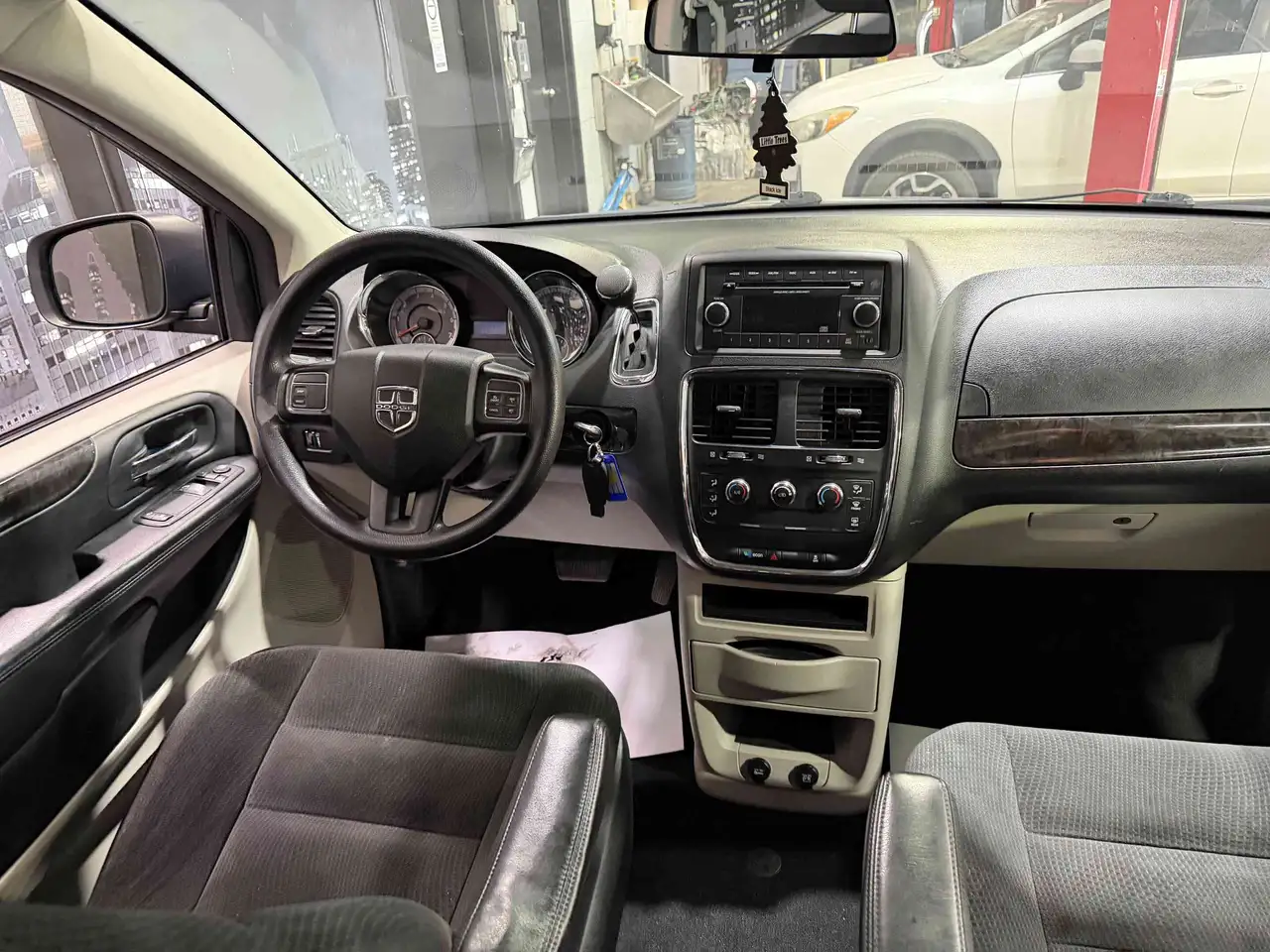Dodge Grand Caravan photo Dodge Grand Caravan