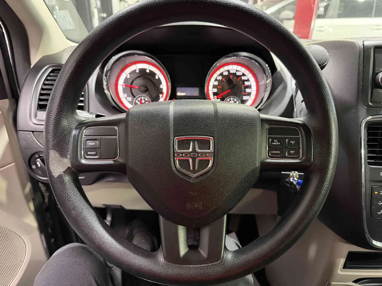 Dodge Grand Caravan photo Dodge Grand Caravan