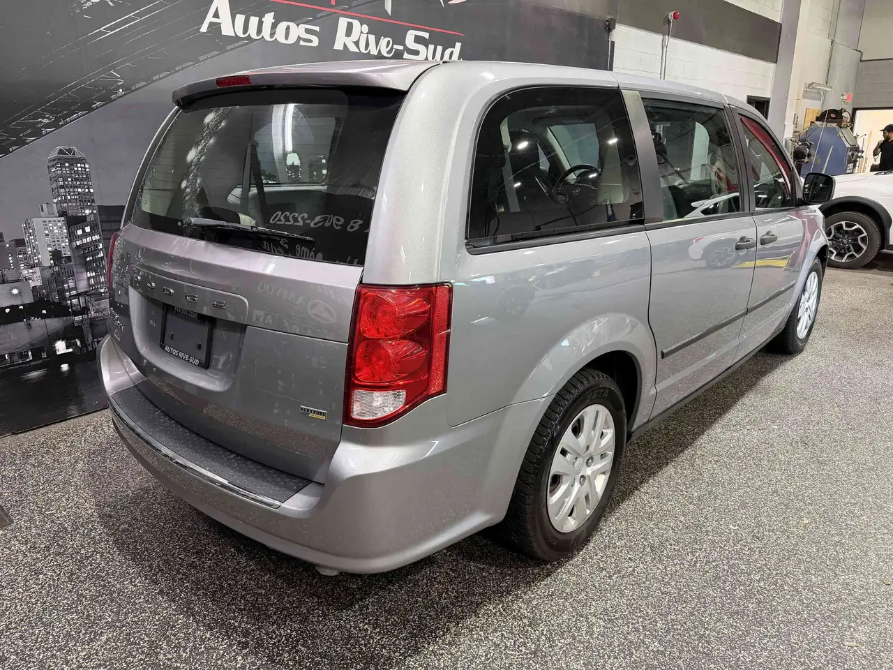 Dodge Grand Caravan photo Dodge Grand Caravan