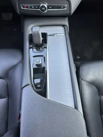 Volvo XC90 view 15