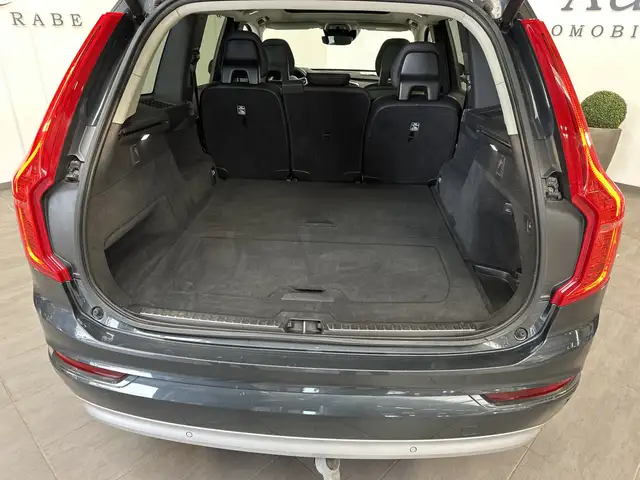 Volvo XC90 view 6