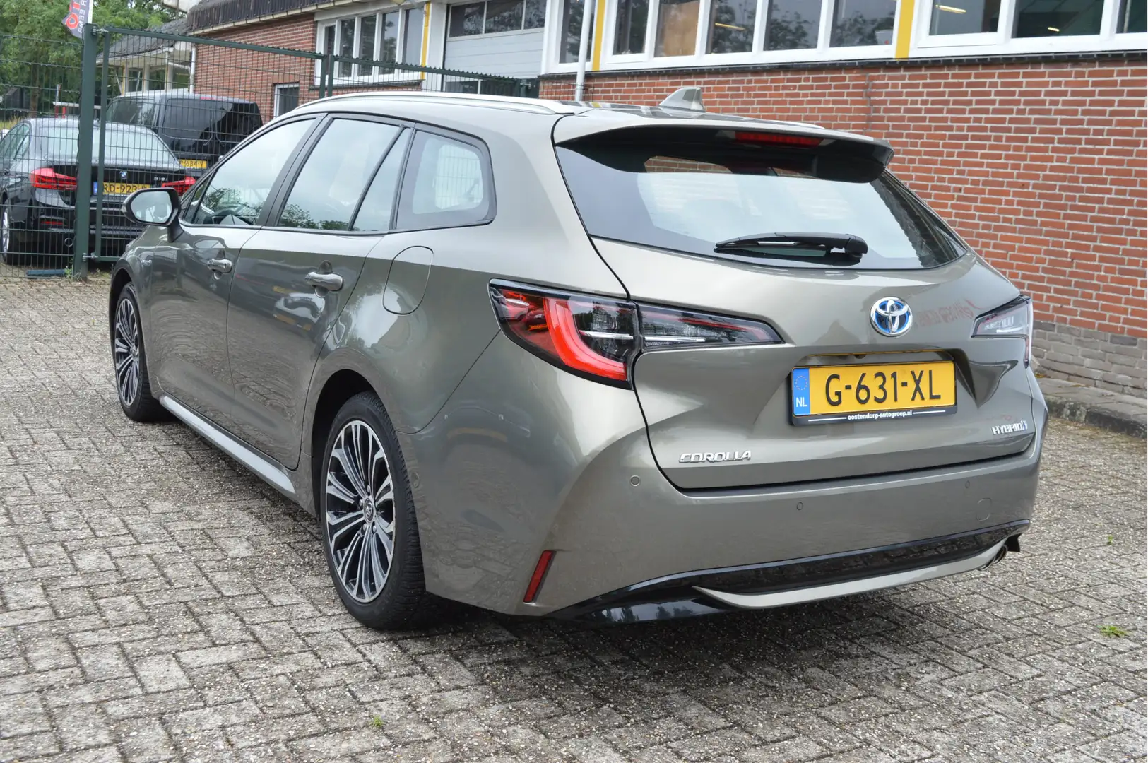 Toyota Corolla Touring Sports 2.0 Hybrid Busn. Intro Nap / Virtua Groen - 2