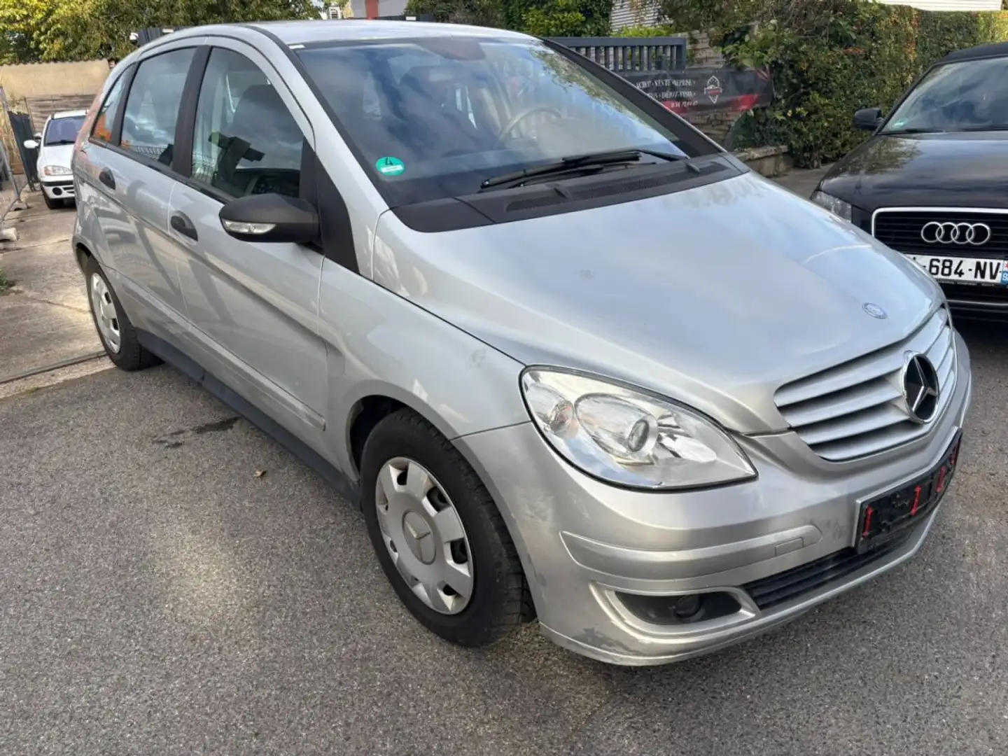 Mercedes-Benz B 170 I (T245) 170 CVT Grau - 1