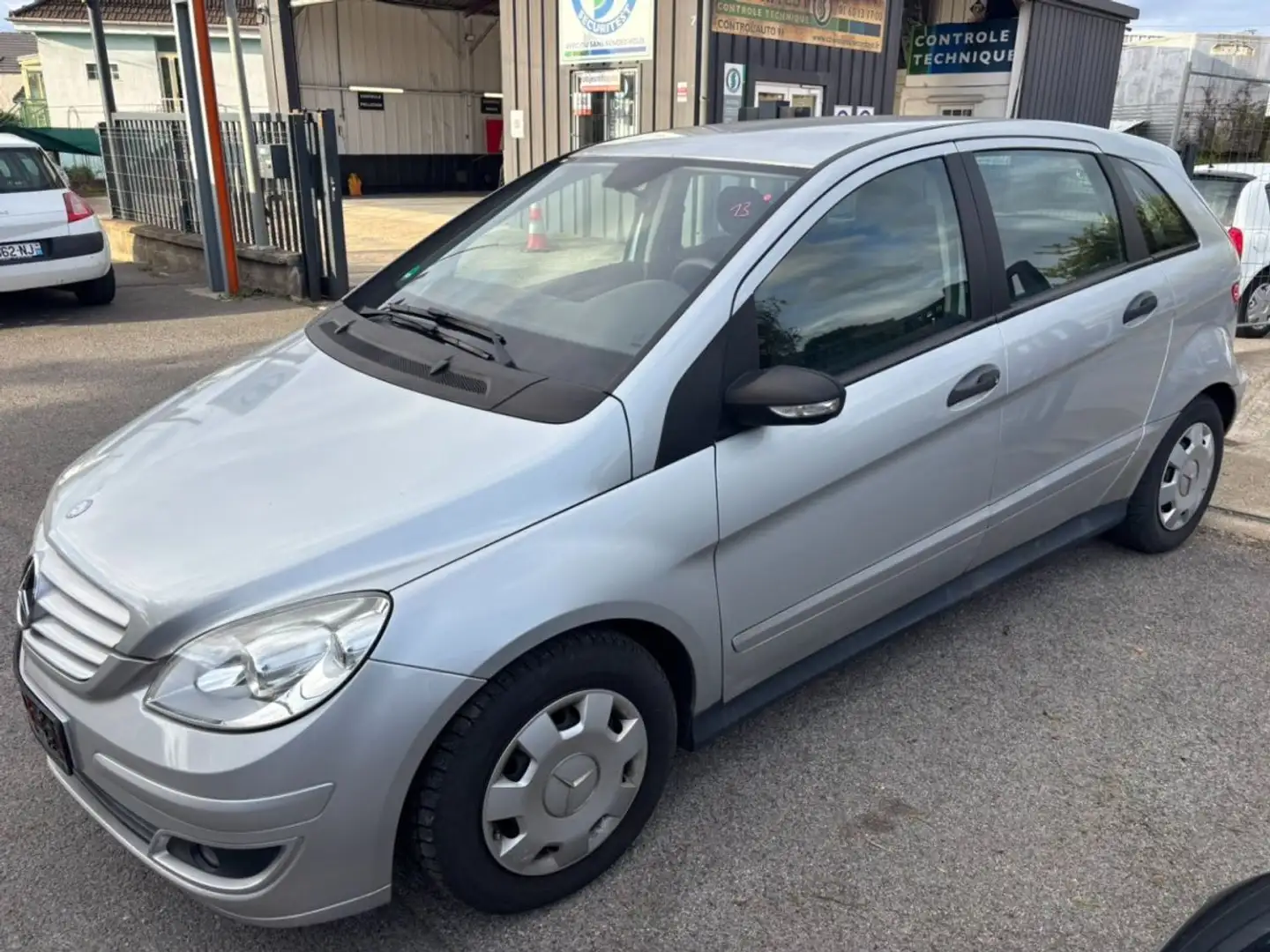 Mercedes-Benz B 170 I (T245) 170 CVT Grau - 2