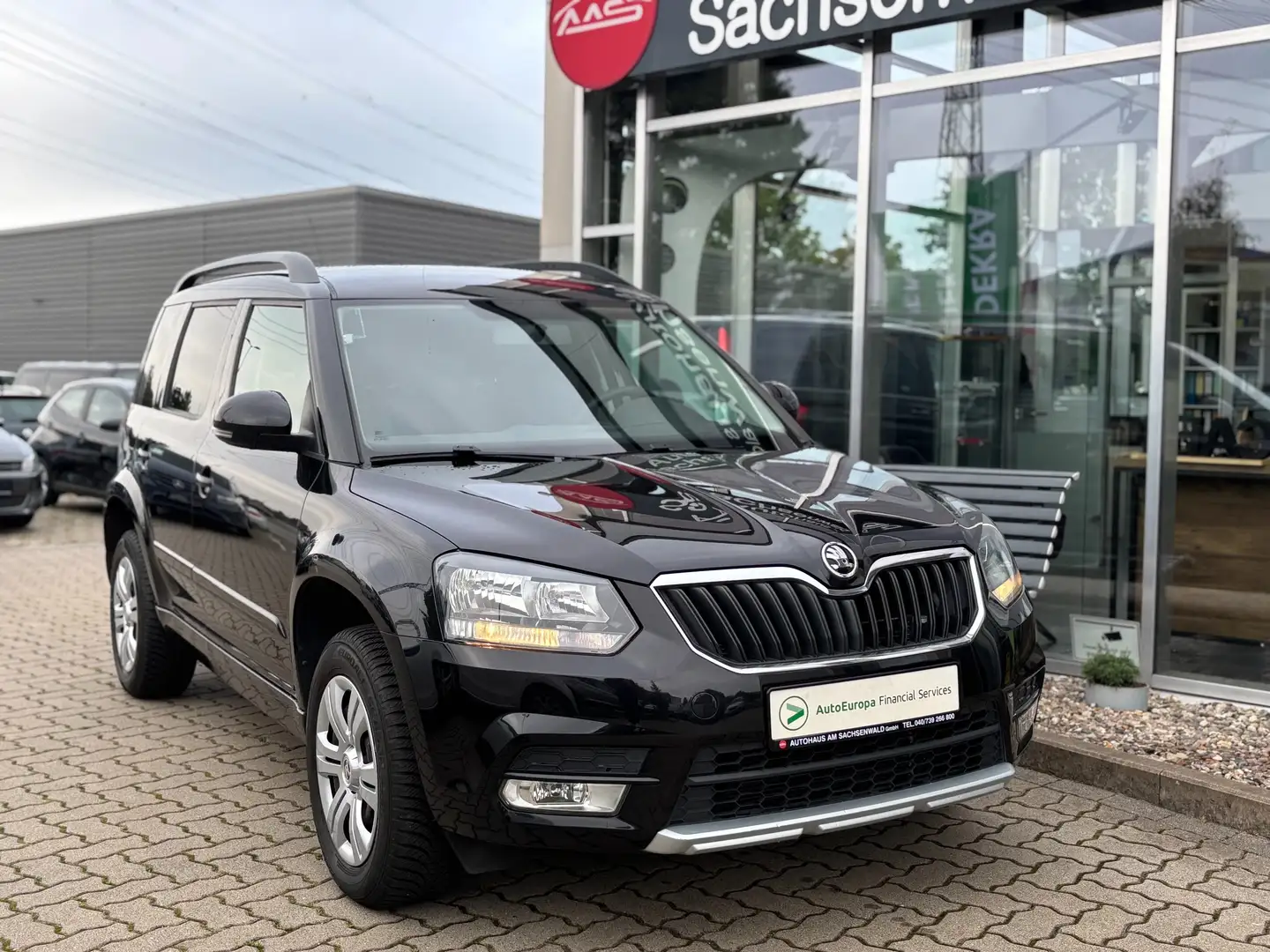 Skoda Yeti 1.2 TSI Active Schwarz - 1
