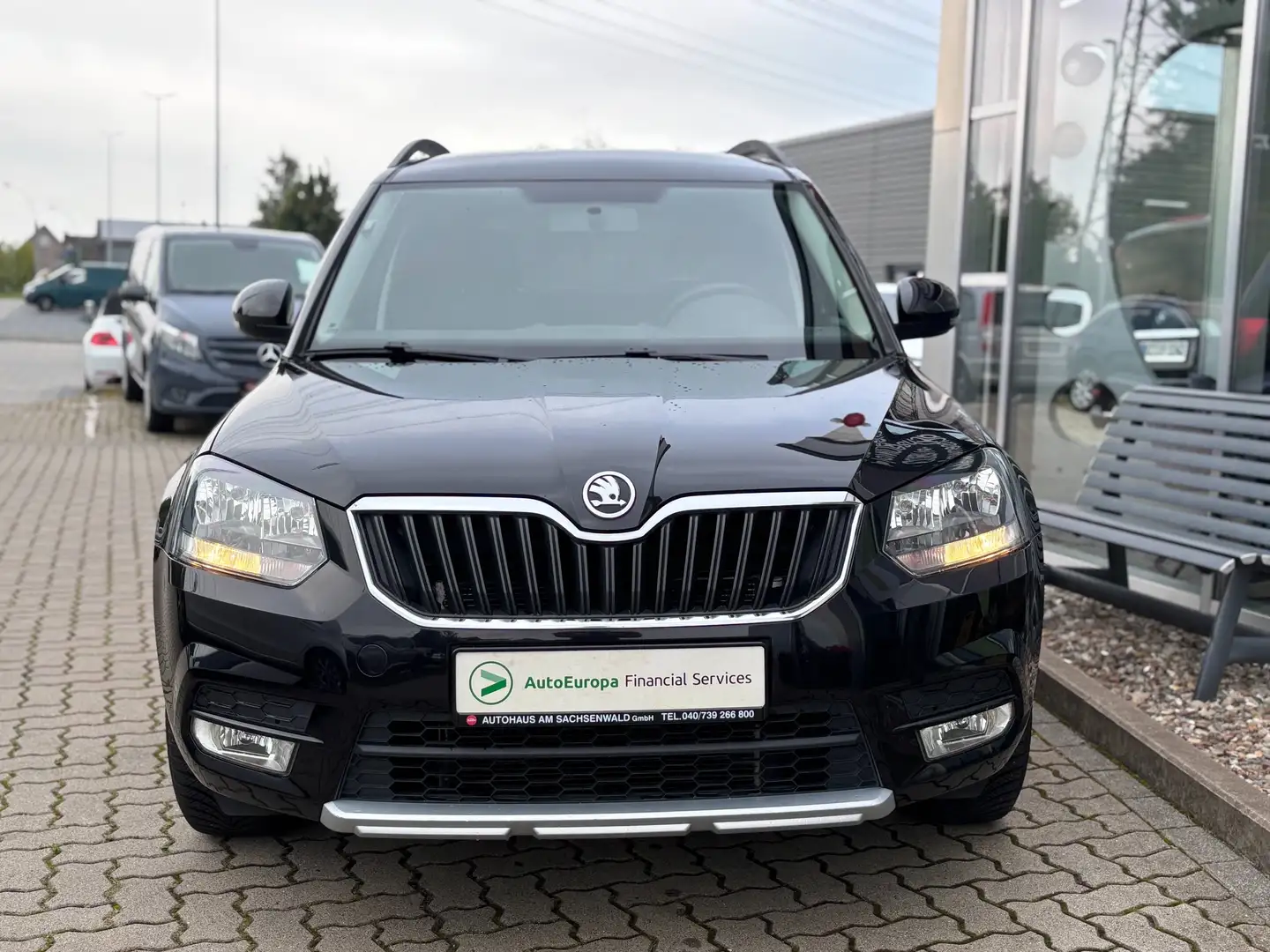 Skoda Yeti 1.2 TSI Active Schwarz - 2