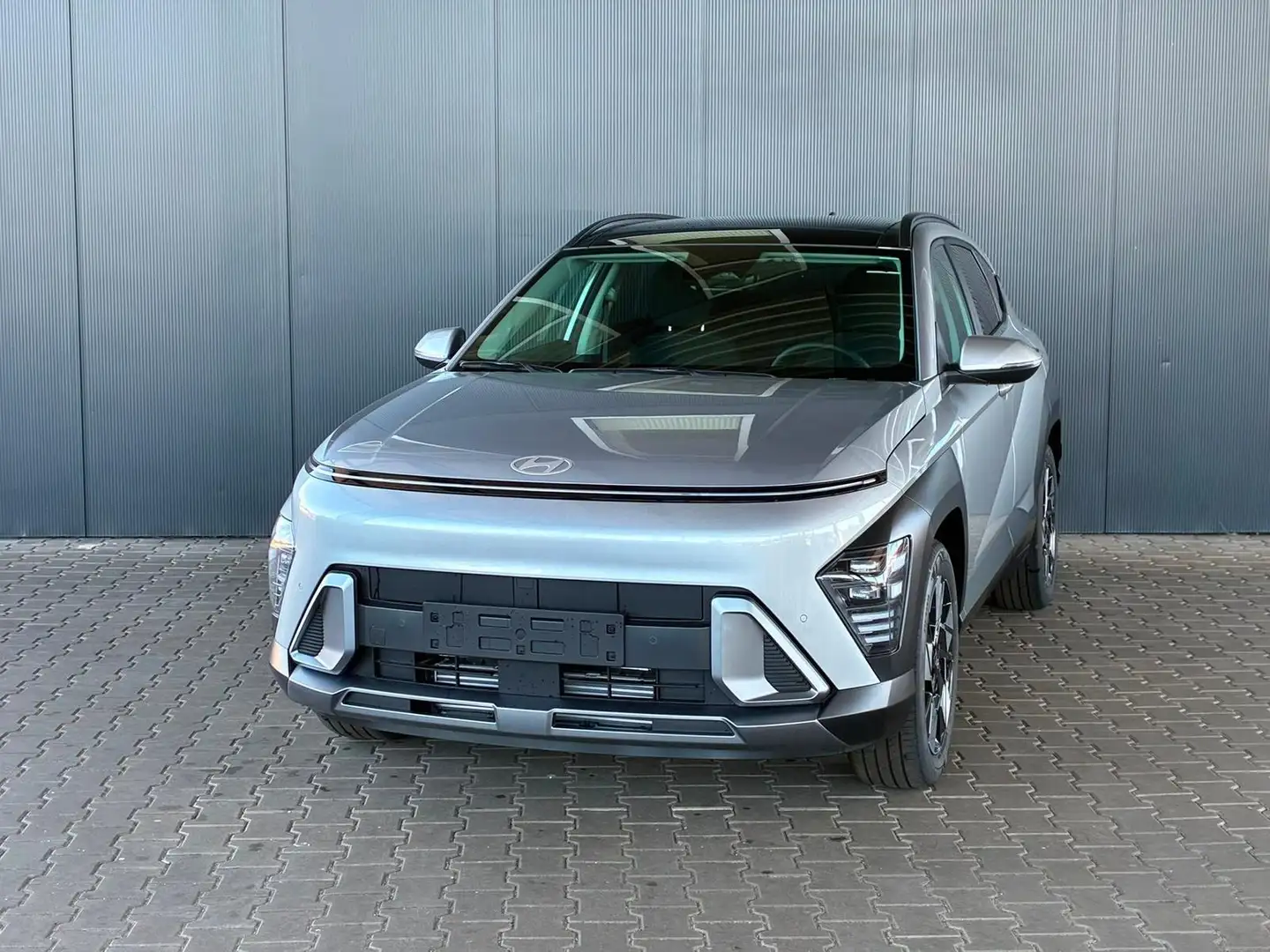 Hyundai KONA Comfort Plus 1.6 T-GDI DCT 4WD / Navi ACC Keyle... Silber - 1