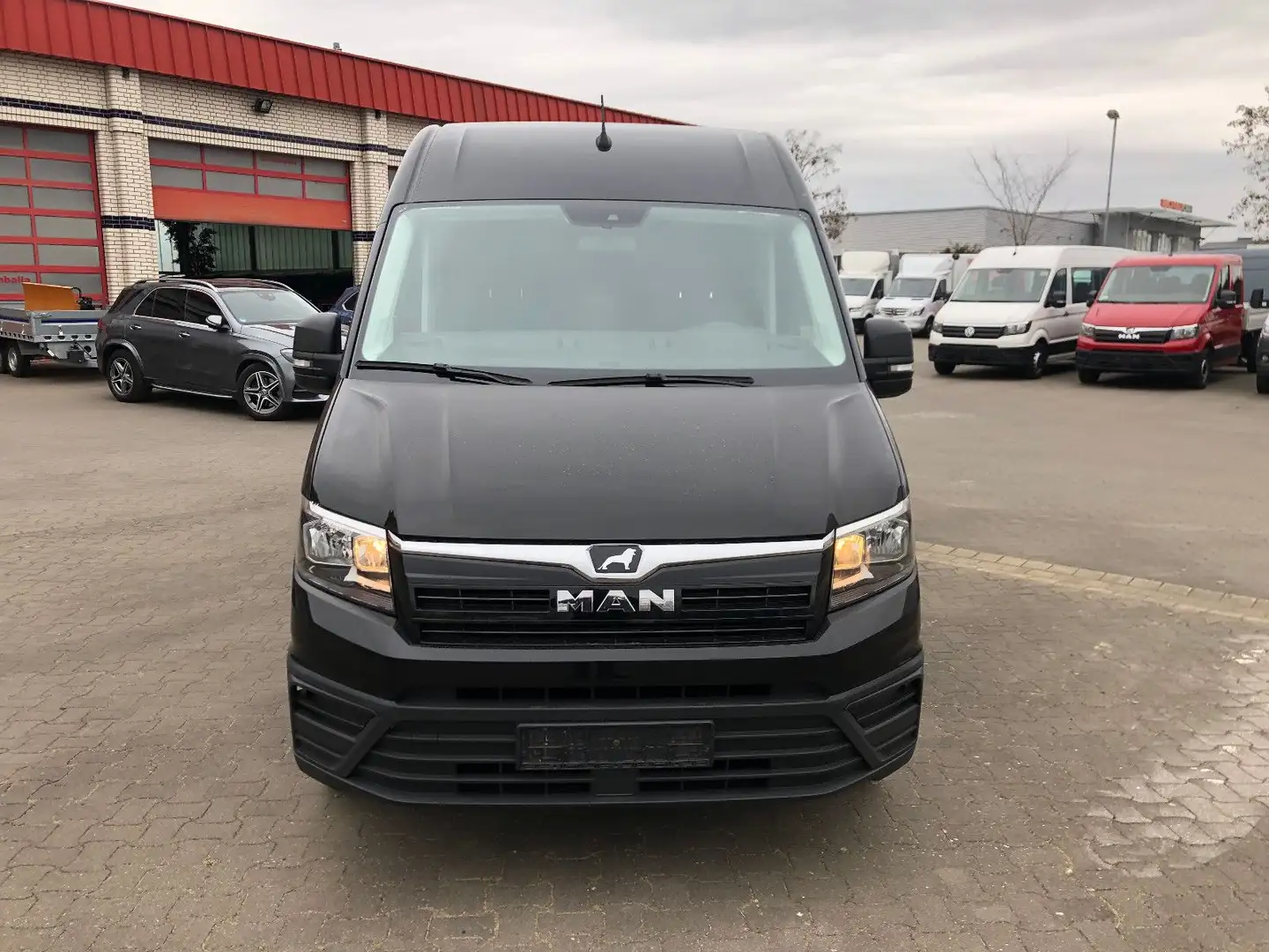 MAN TGE 3.180 **9 Sitzer**TV**Standh.** Noir - 2