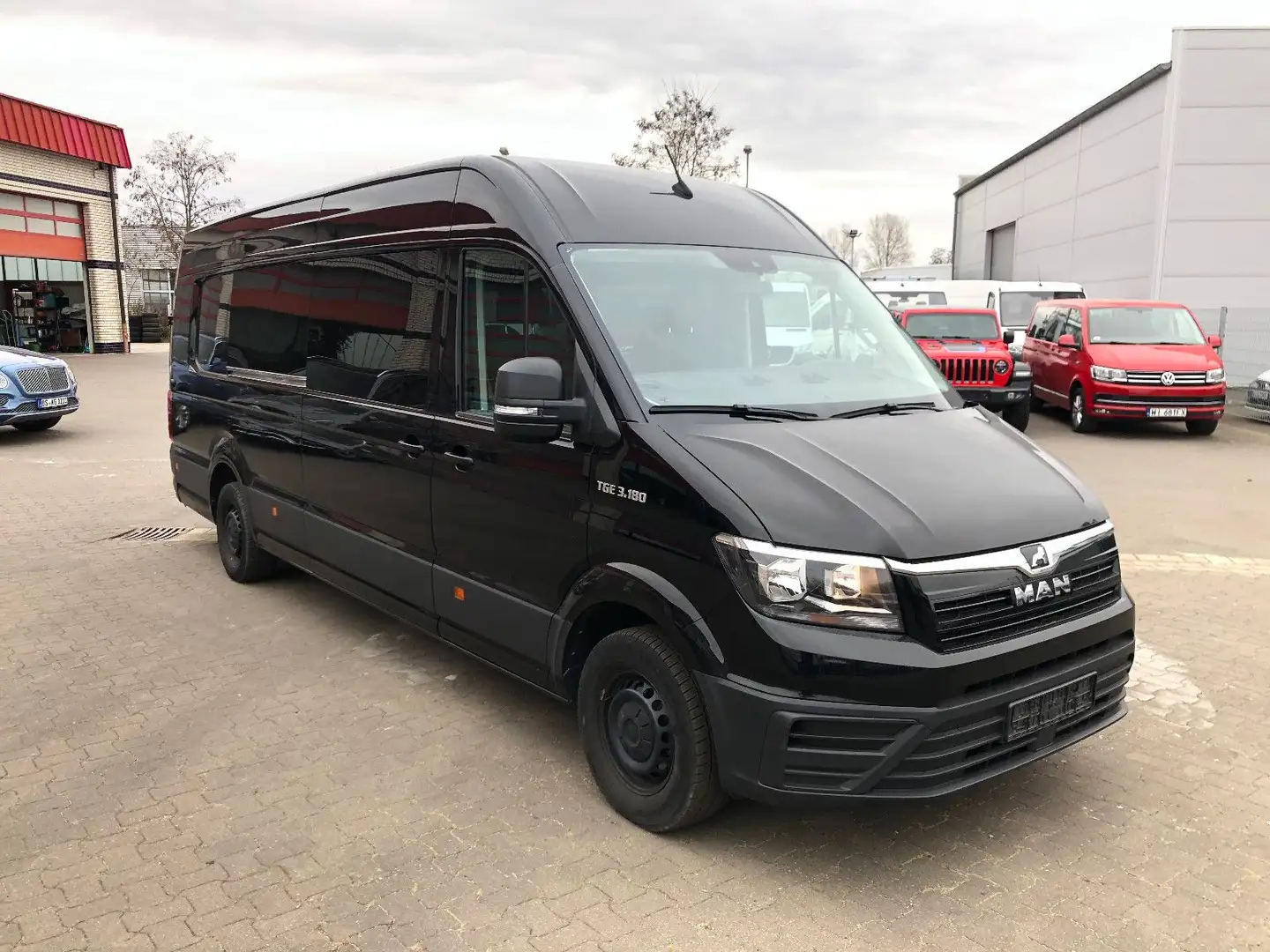 MAN TGE 3.180 **9 Sitzer**TV**Standh.** Noir - 1