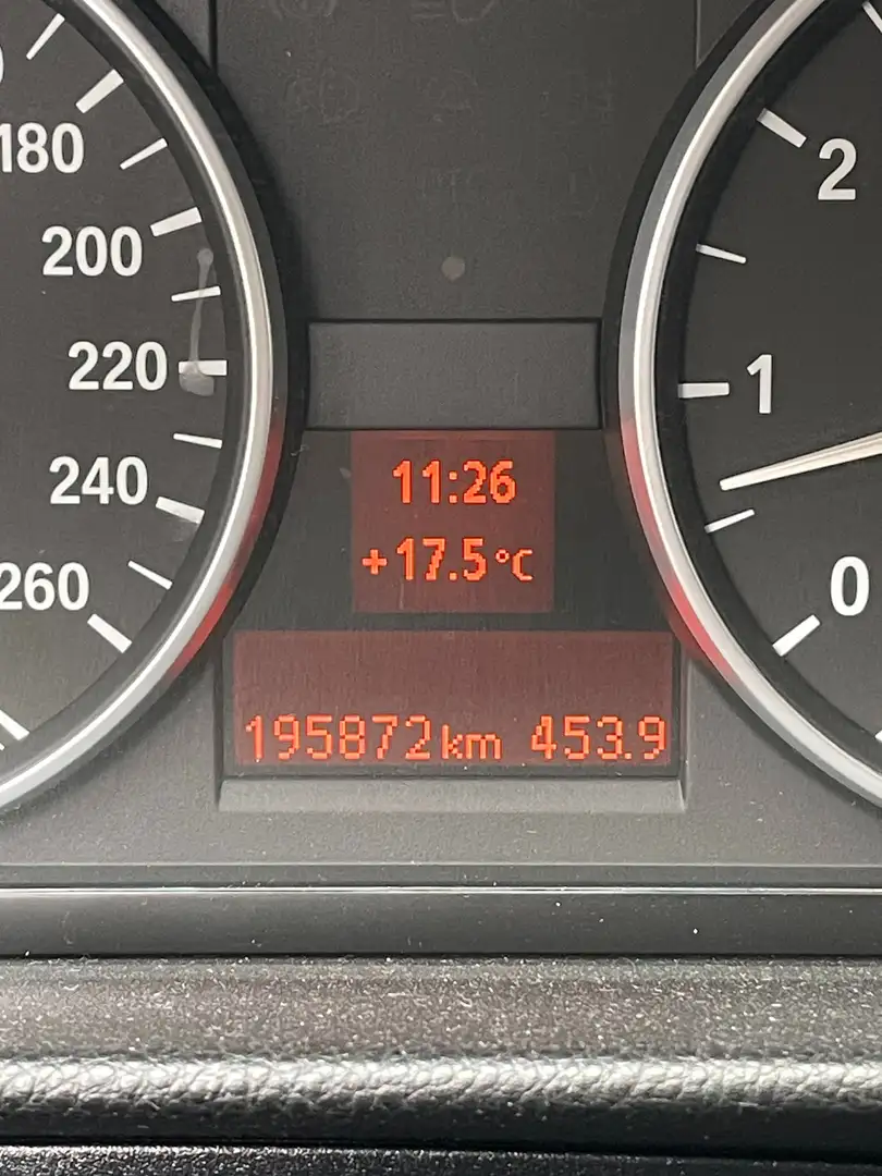 BMW 320 320i Touring Grau - 1