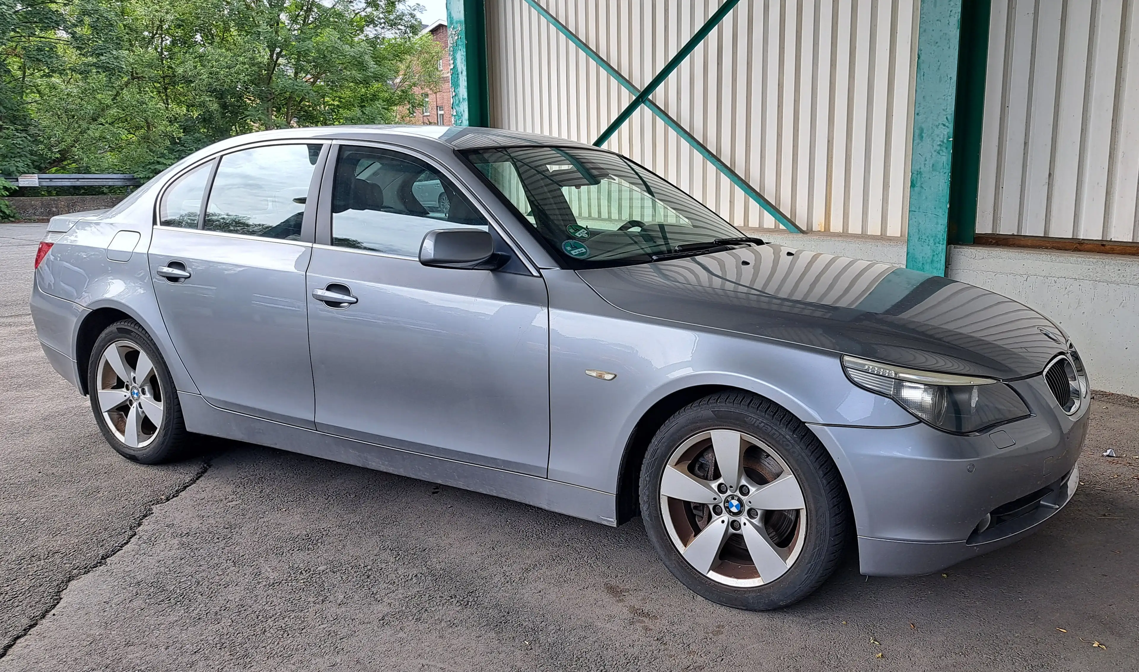 BMW 525 525i xDrive — photo 9