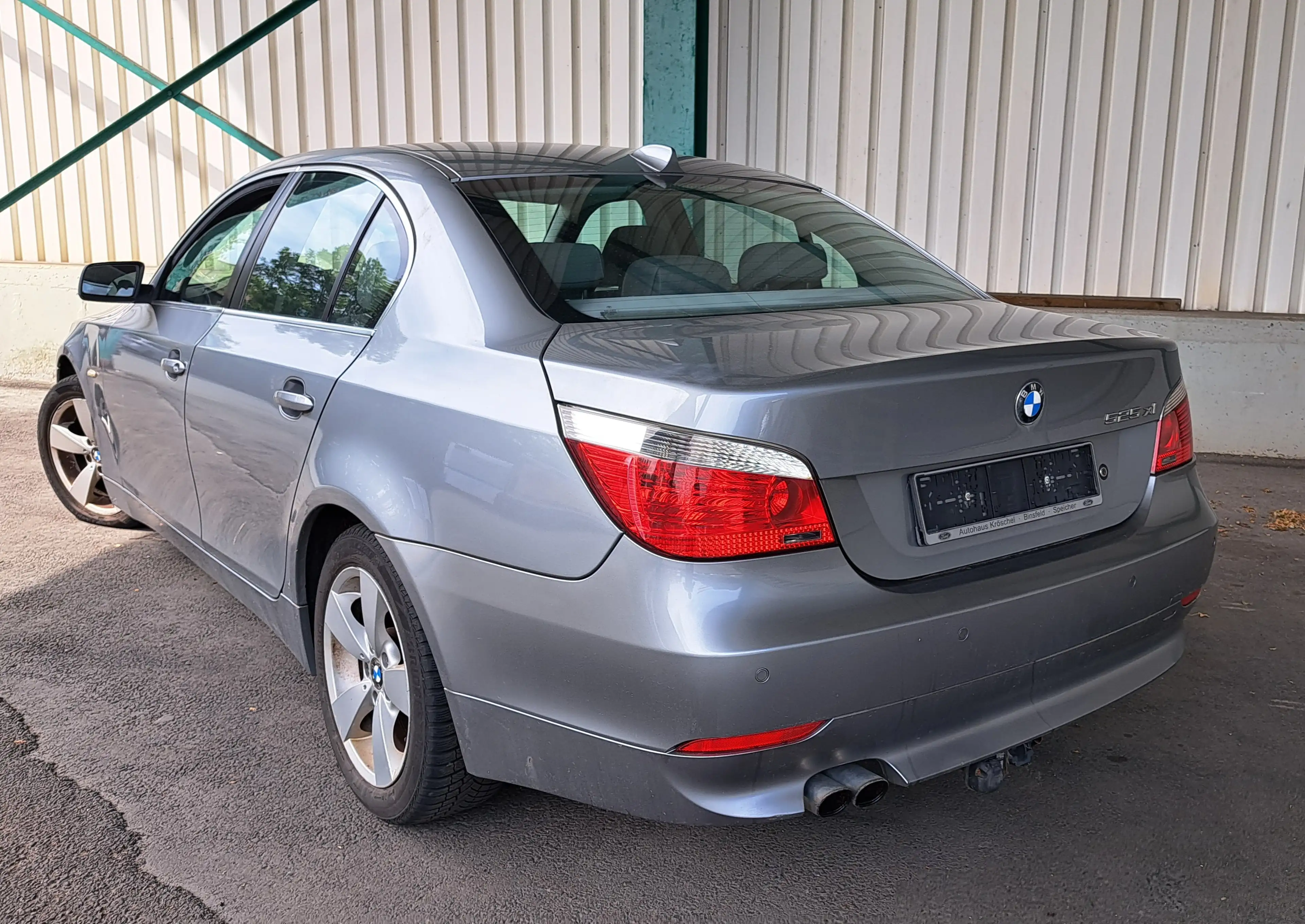 BMW 525 525i xDrive — photo 4