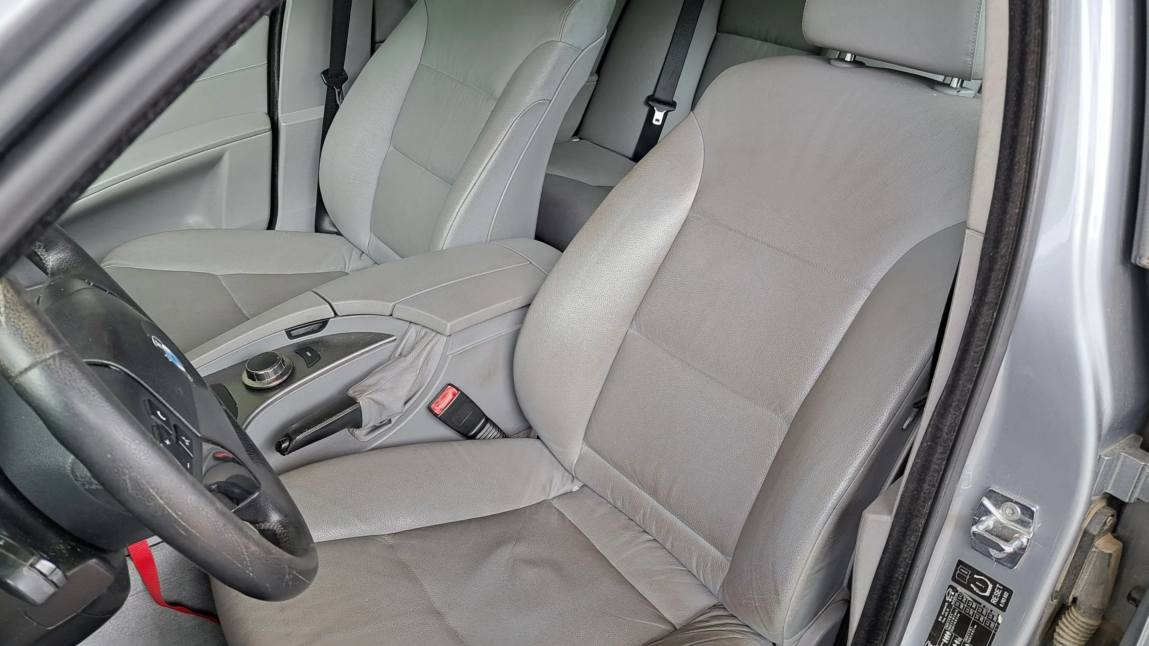 BMW 525 525i xDrive — photo 13