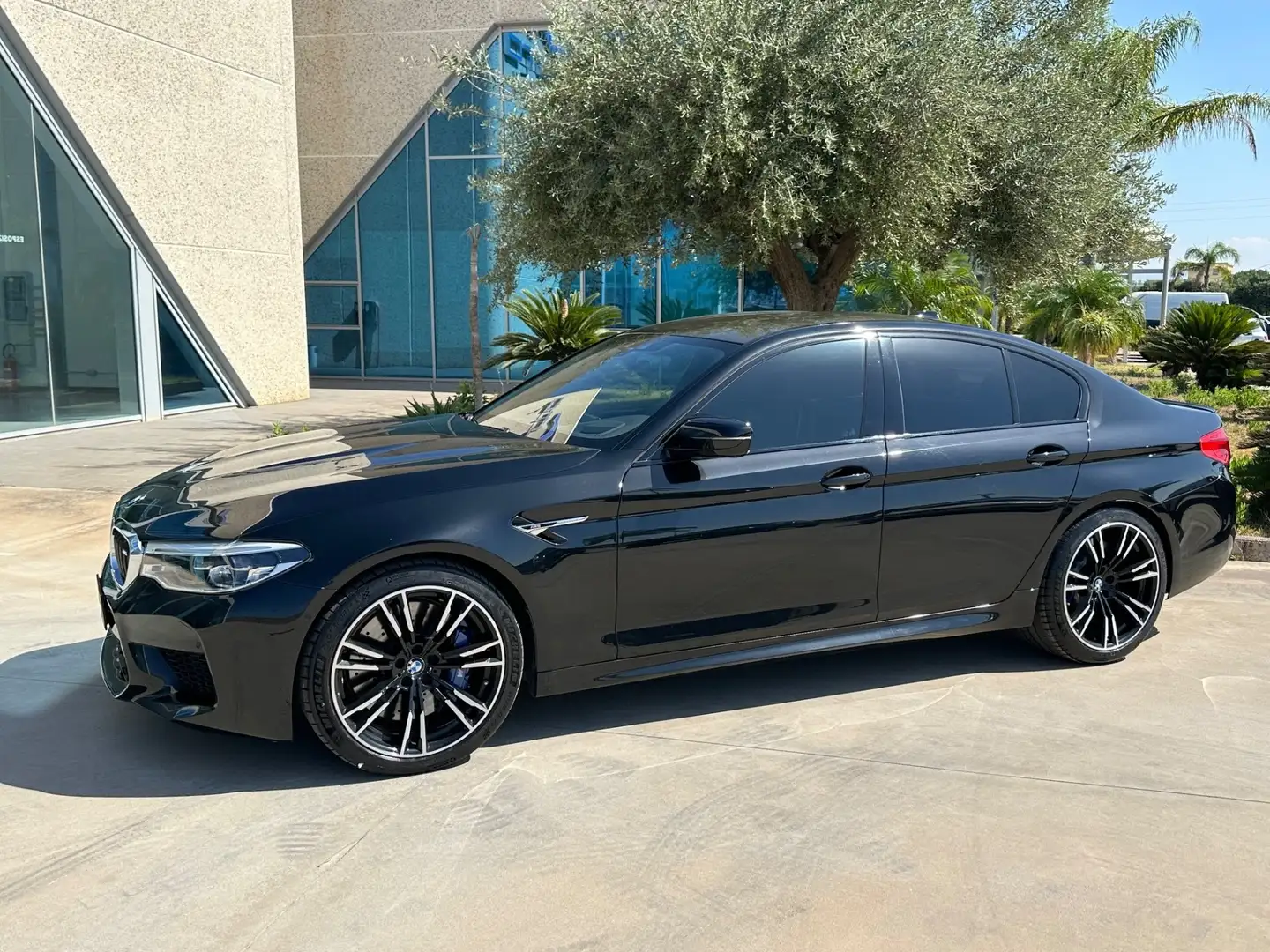 BMW M5 4.4 V8 600cv possibilità noleggio no scoring Nero - 2