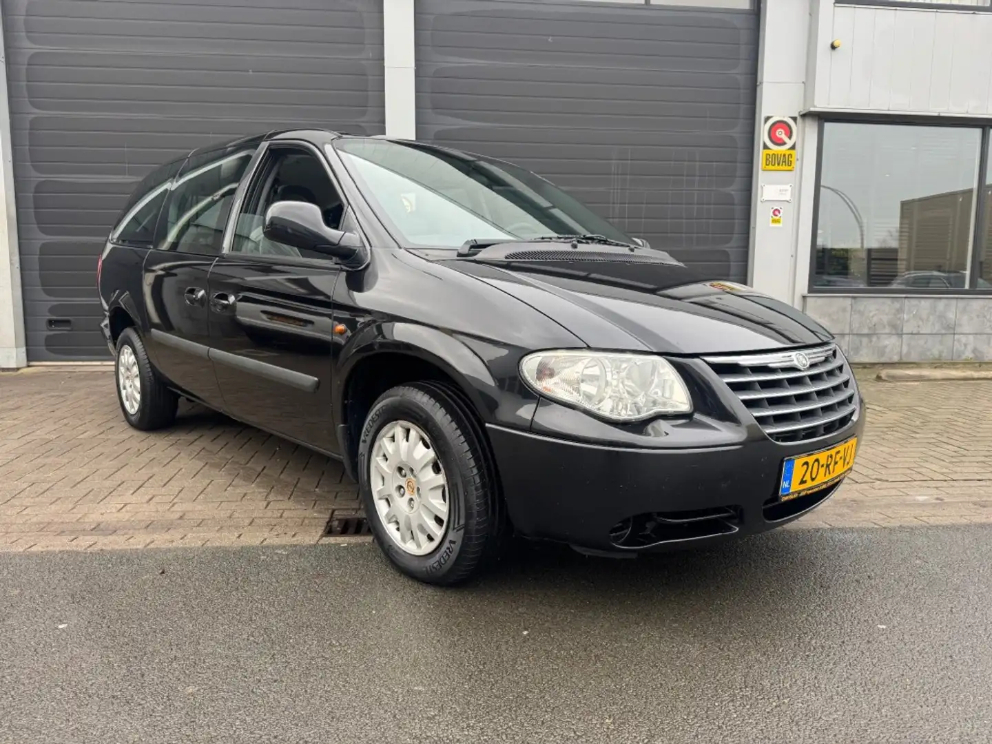 Chrysler Grand Voyager 3.3i V6 SE Luxe Noir - 2
