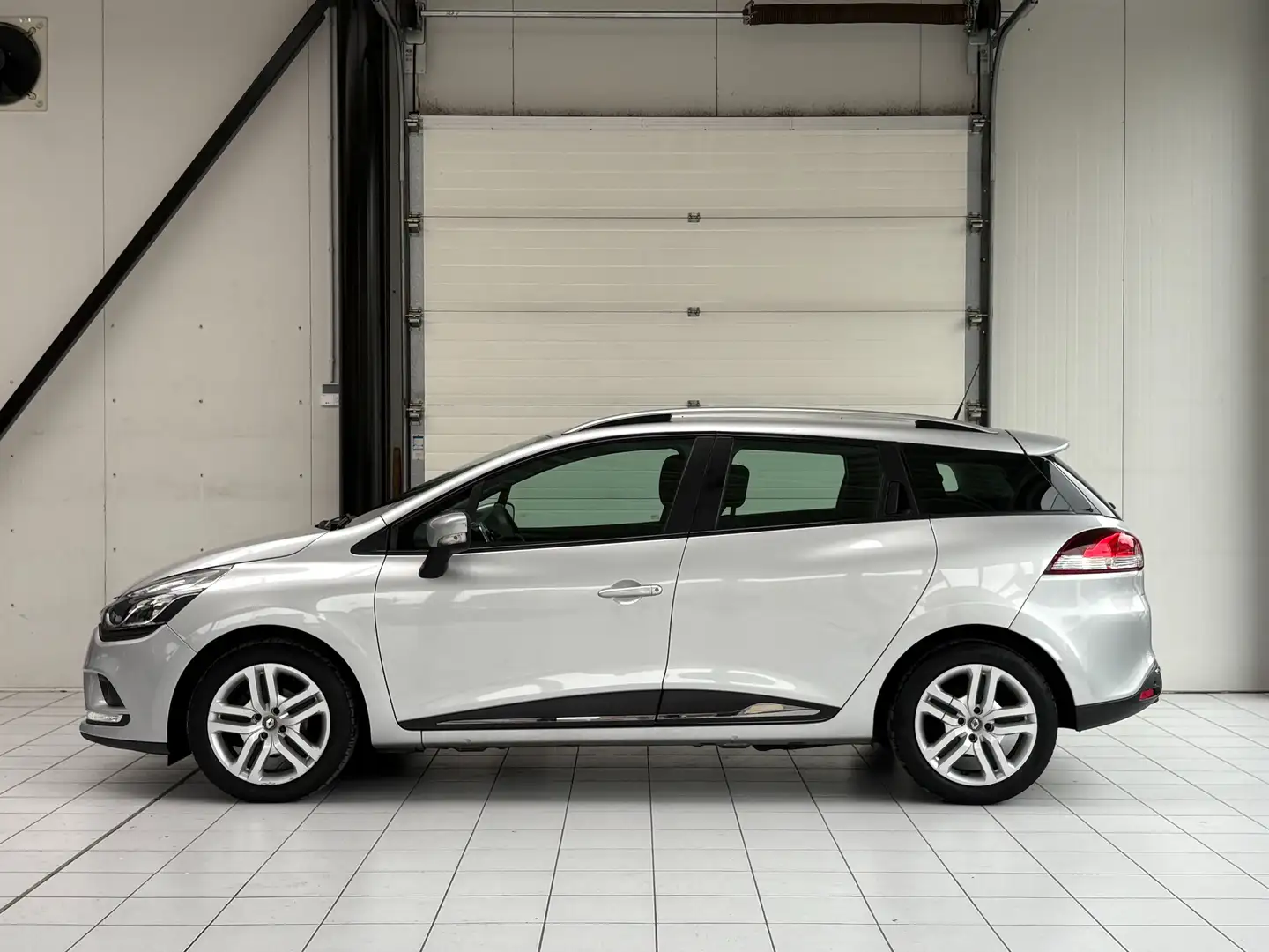 Renault Clio Clio 0.9 TCe *GPS * PDC * 1ER PROP * 5 PORTES* Grijs - 2