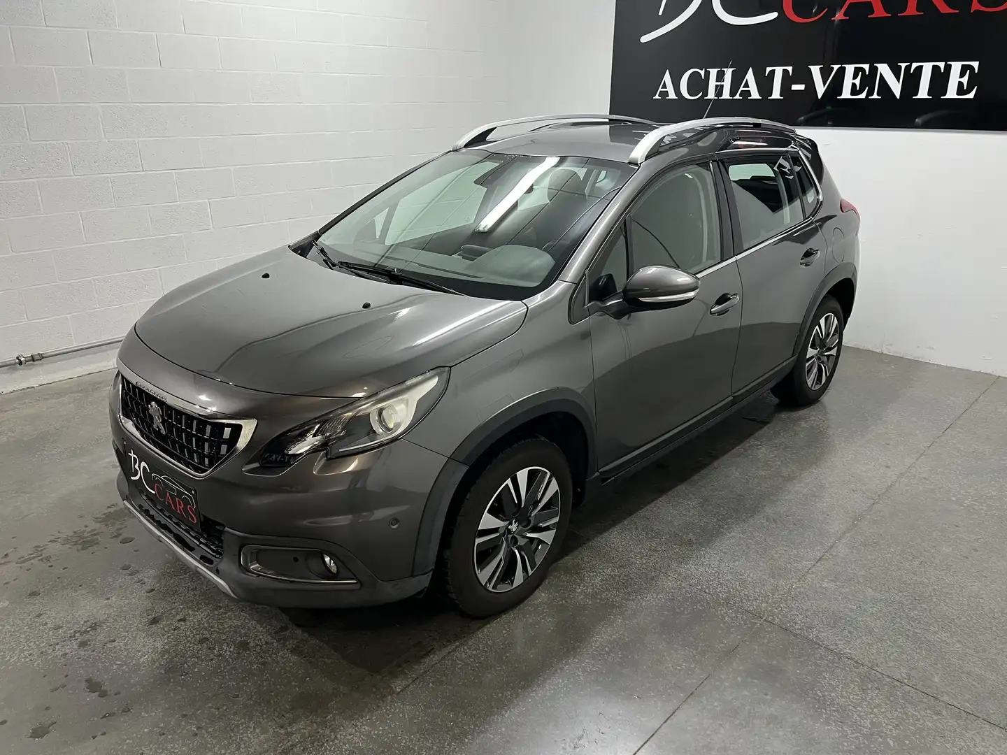 Peugeot 2008 1.2i *GARANTIE*GPS*CLIM AUTO*JANTE*SEMI CUIR* - 2