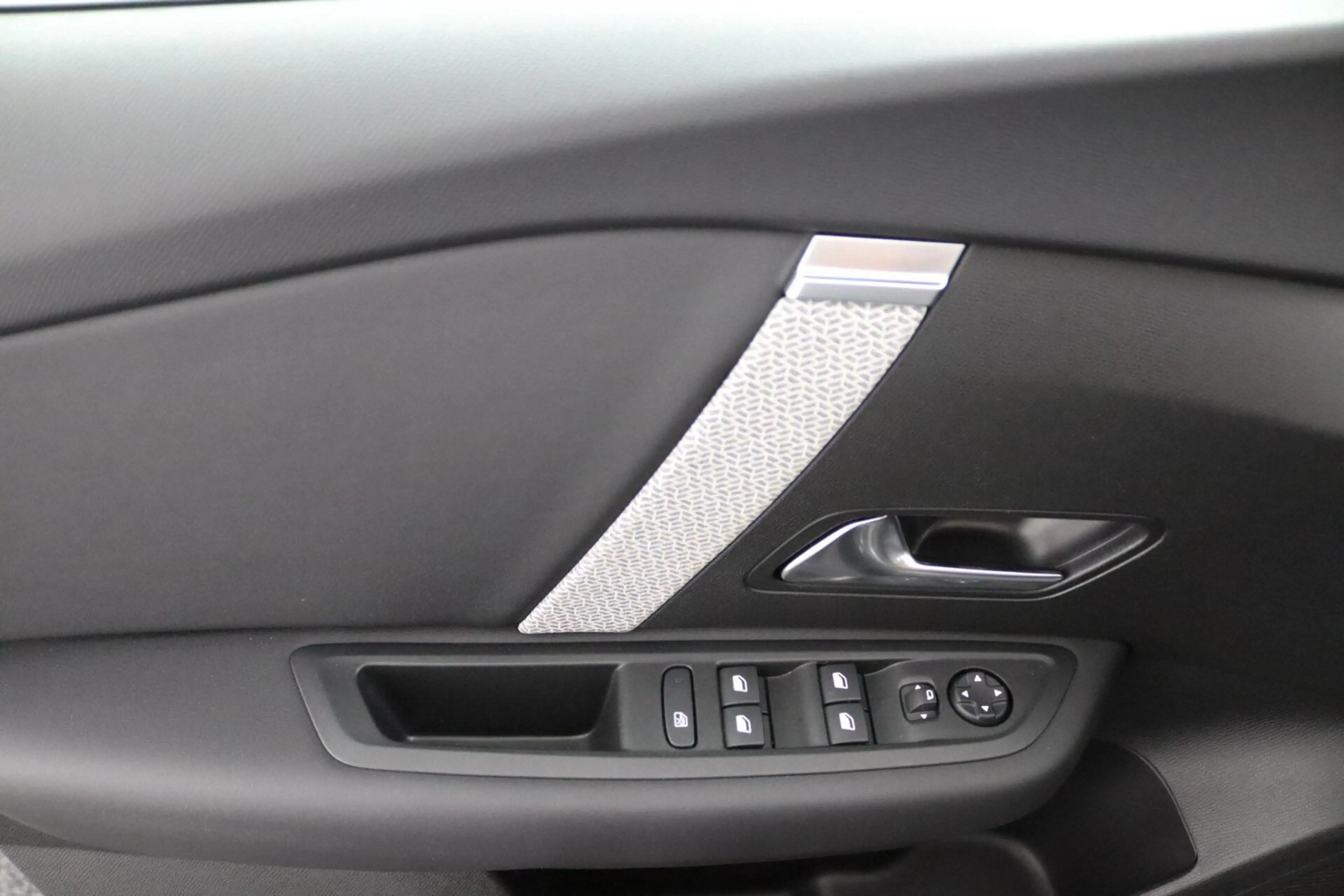Citroen E-C4 Electric You 50 kWh — photo 17